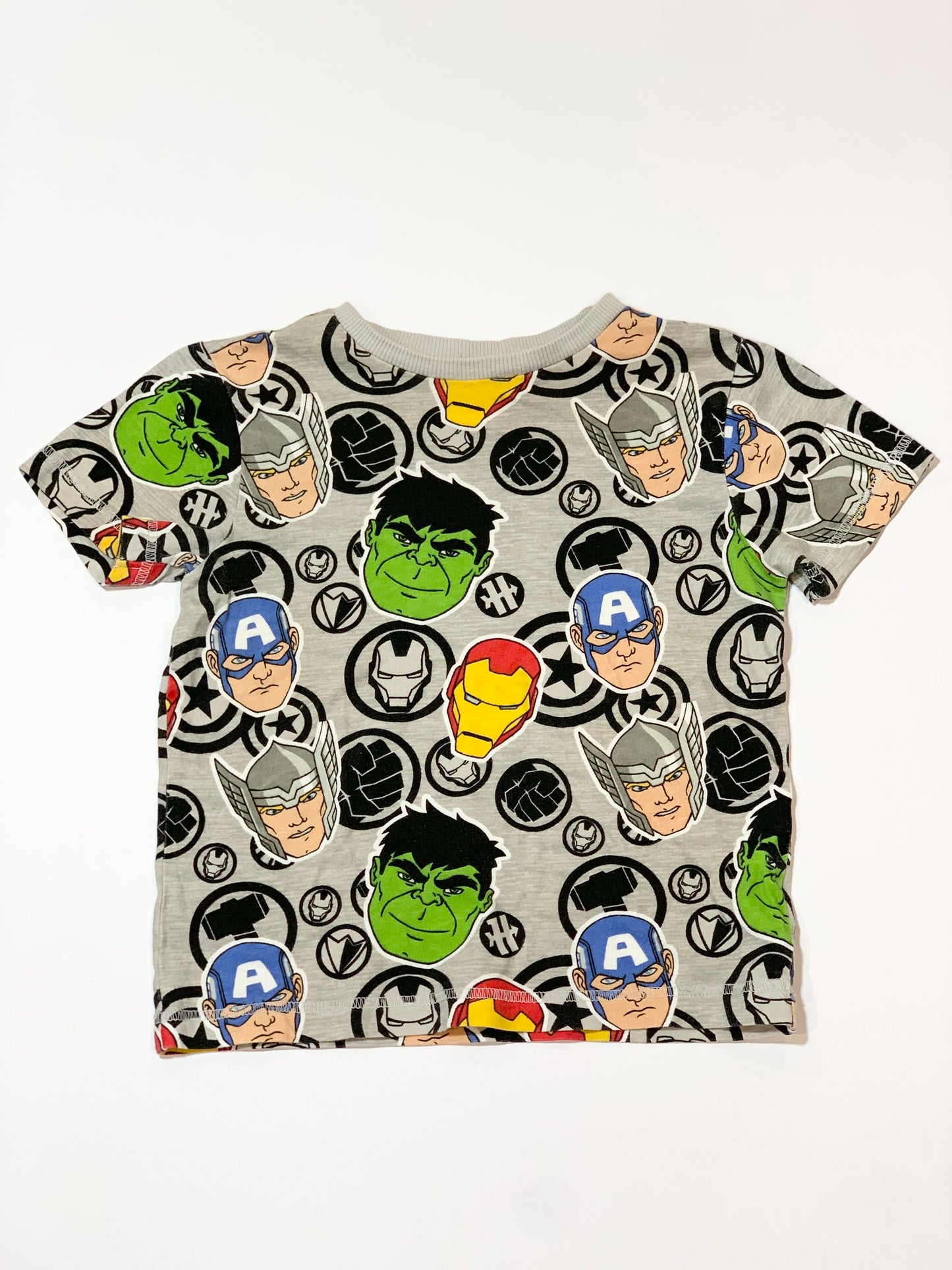 Grey heroes tee - Size 3-4