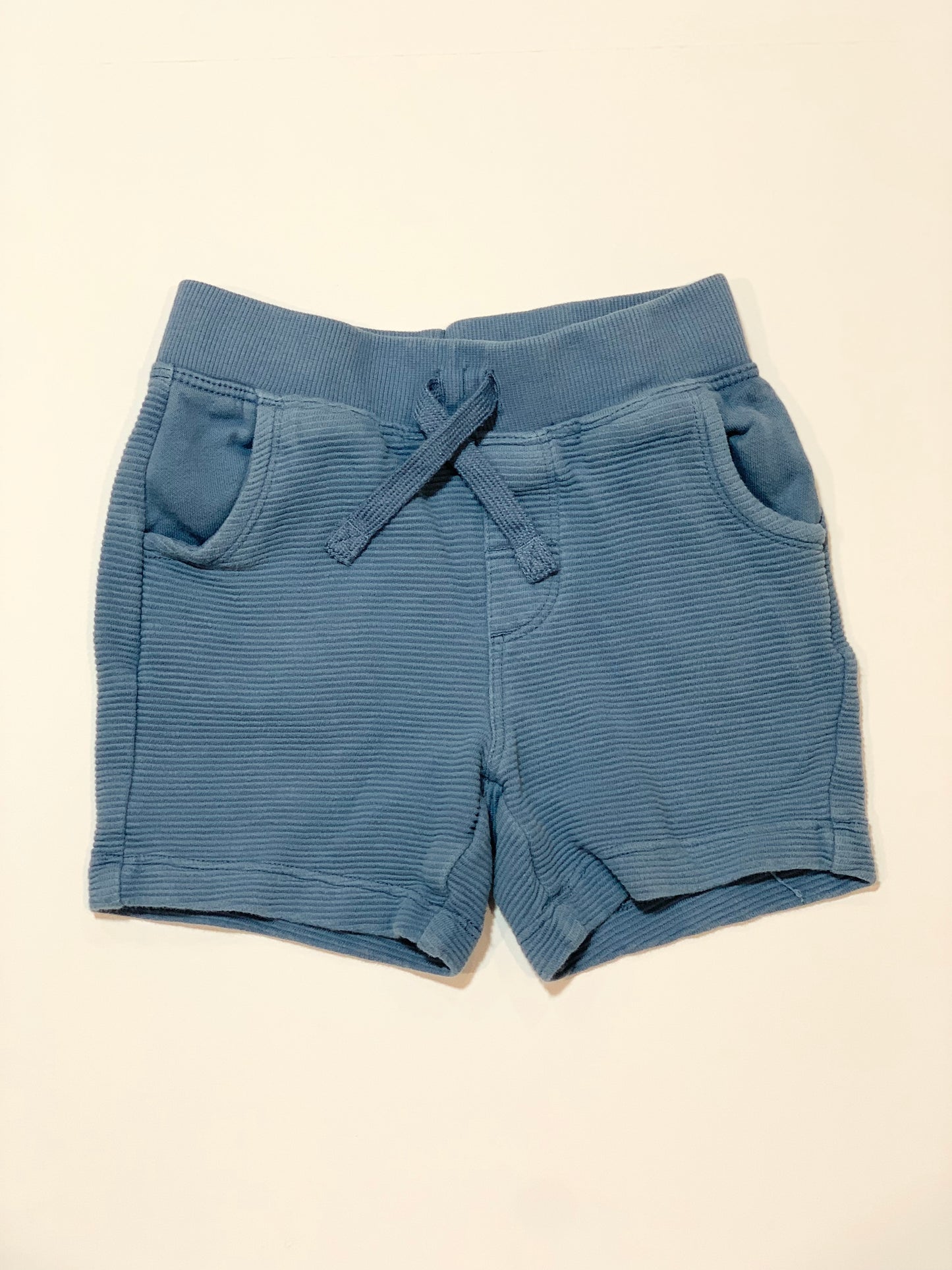 Blue ribbed shorts - Size 2