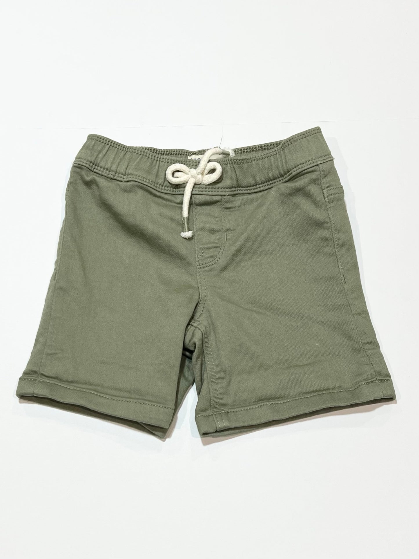 Stretchy denim shorts - Size 4