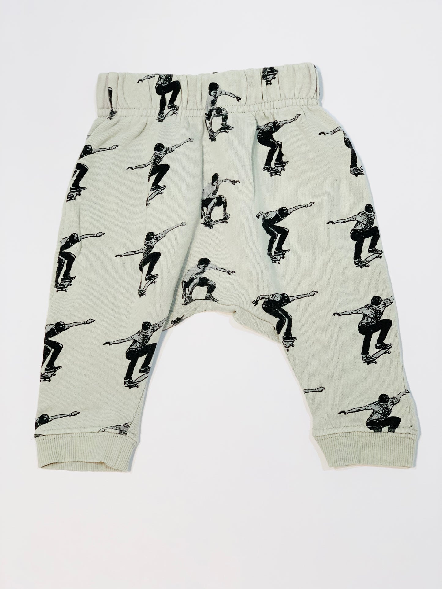Skater trackies - Size 00