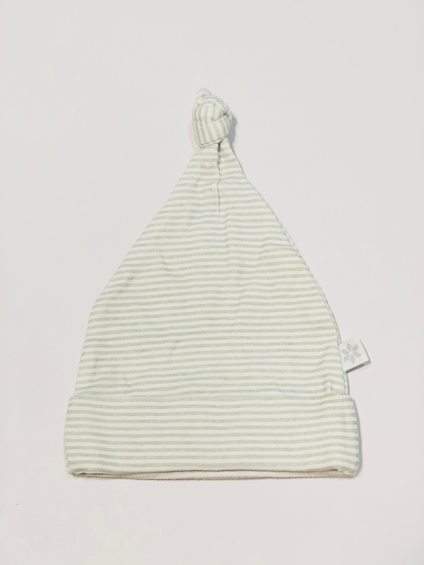 Grey striped beanie - Size 0-3 months