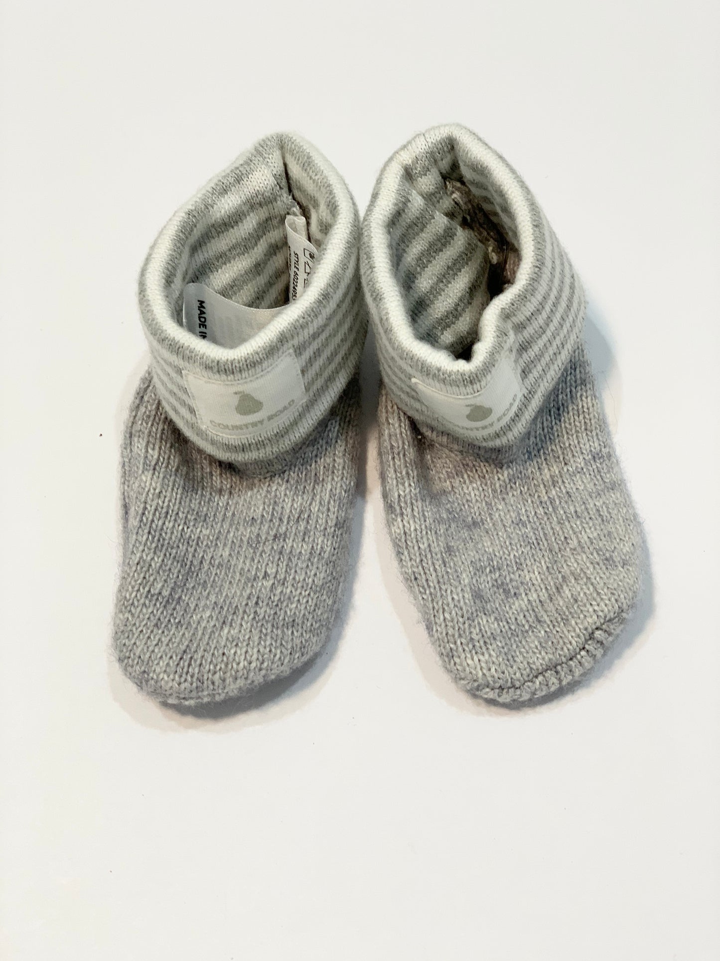 Knit booties - Size 3-6 months