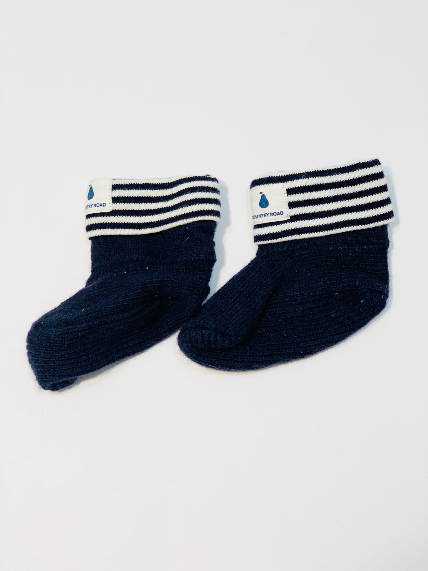 Knit booties - Size 3-6 months
