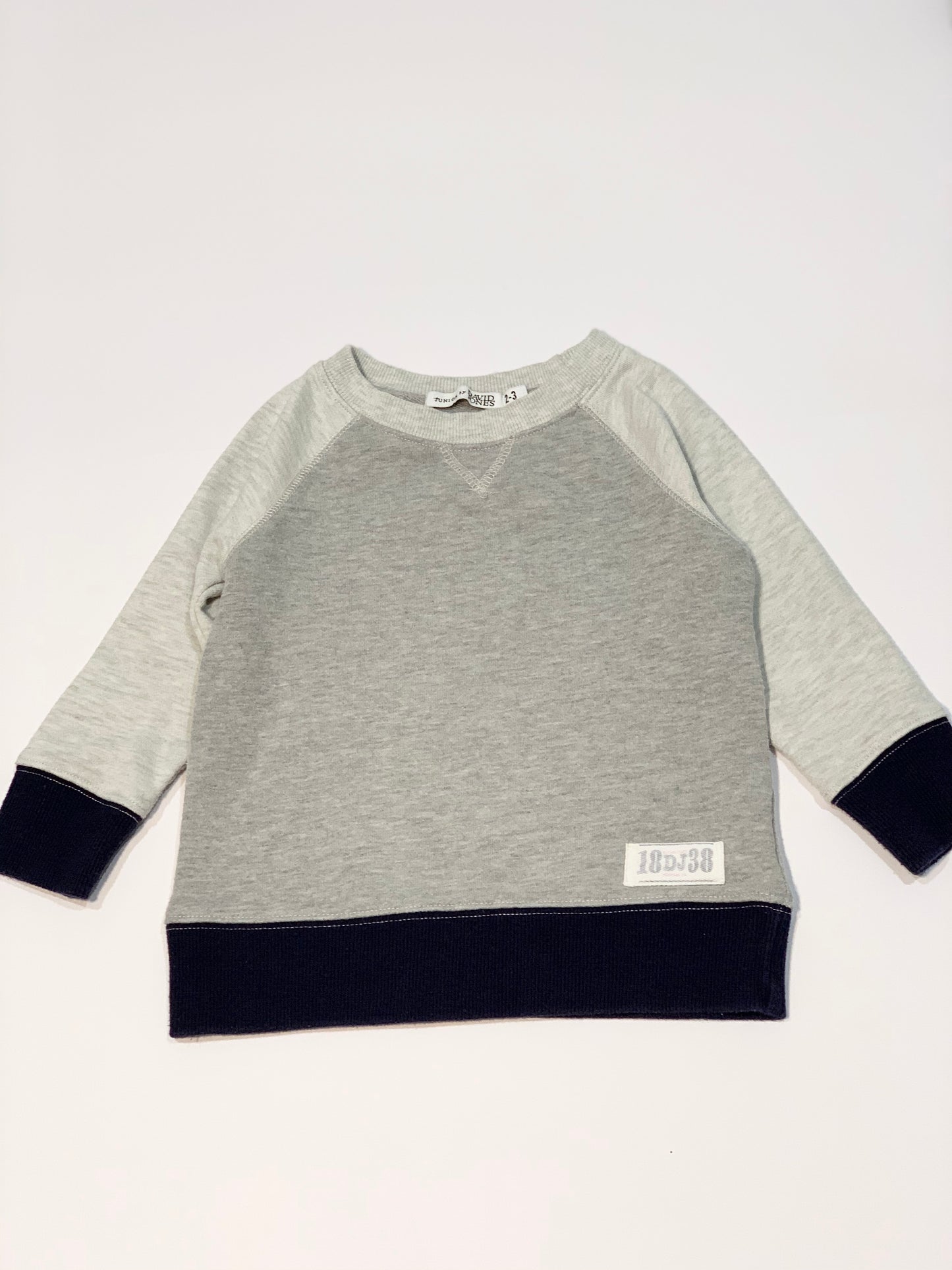 Grey sweater - Size 2-3