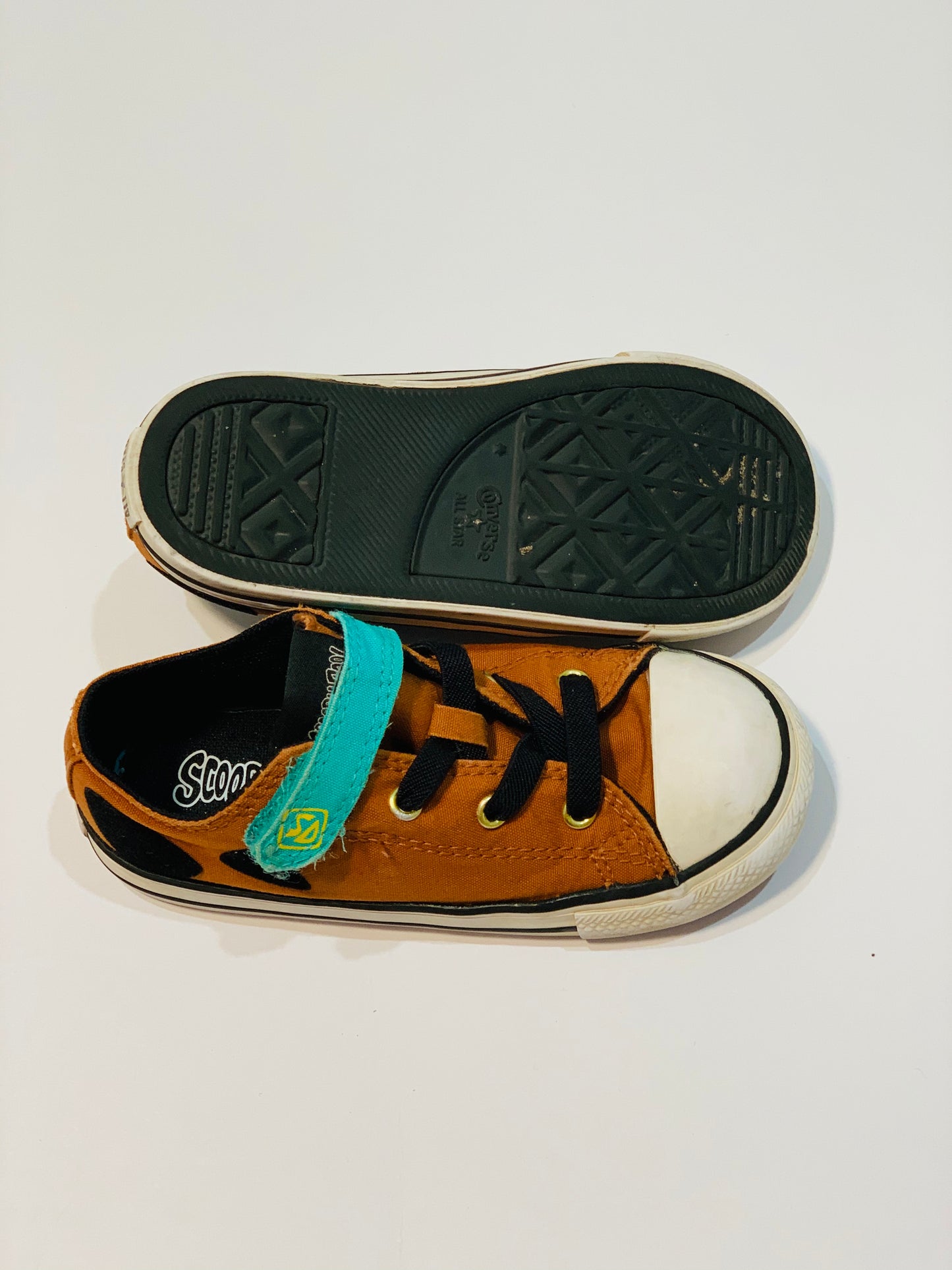 Scooby Doo Chuck Taylors - Size US10 / EU26