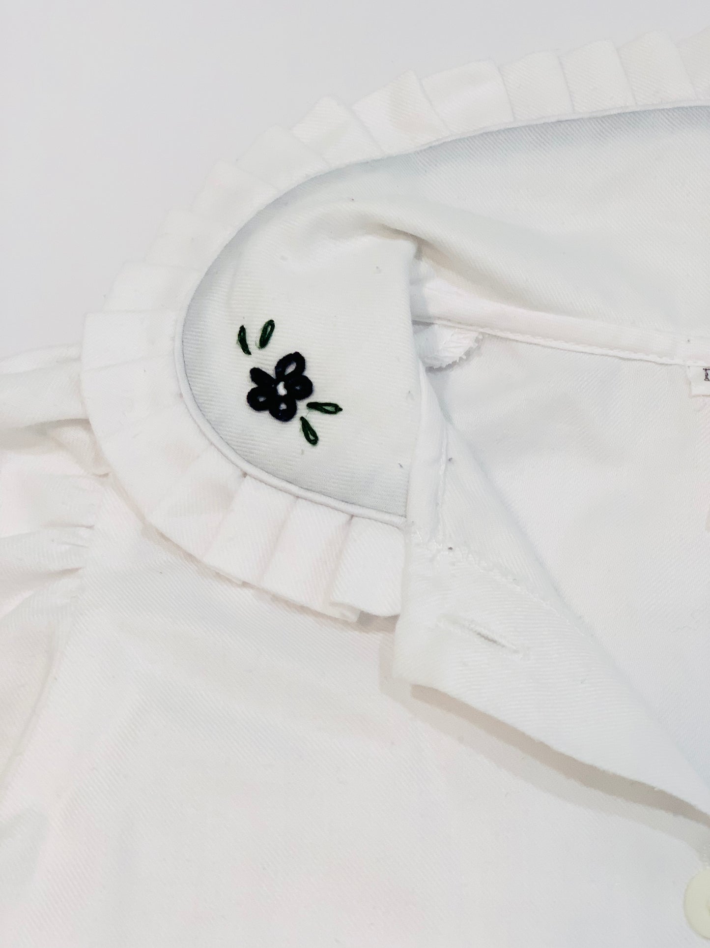 Embroidered white shirt - Size 3