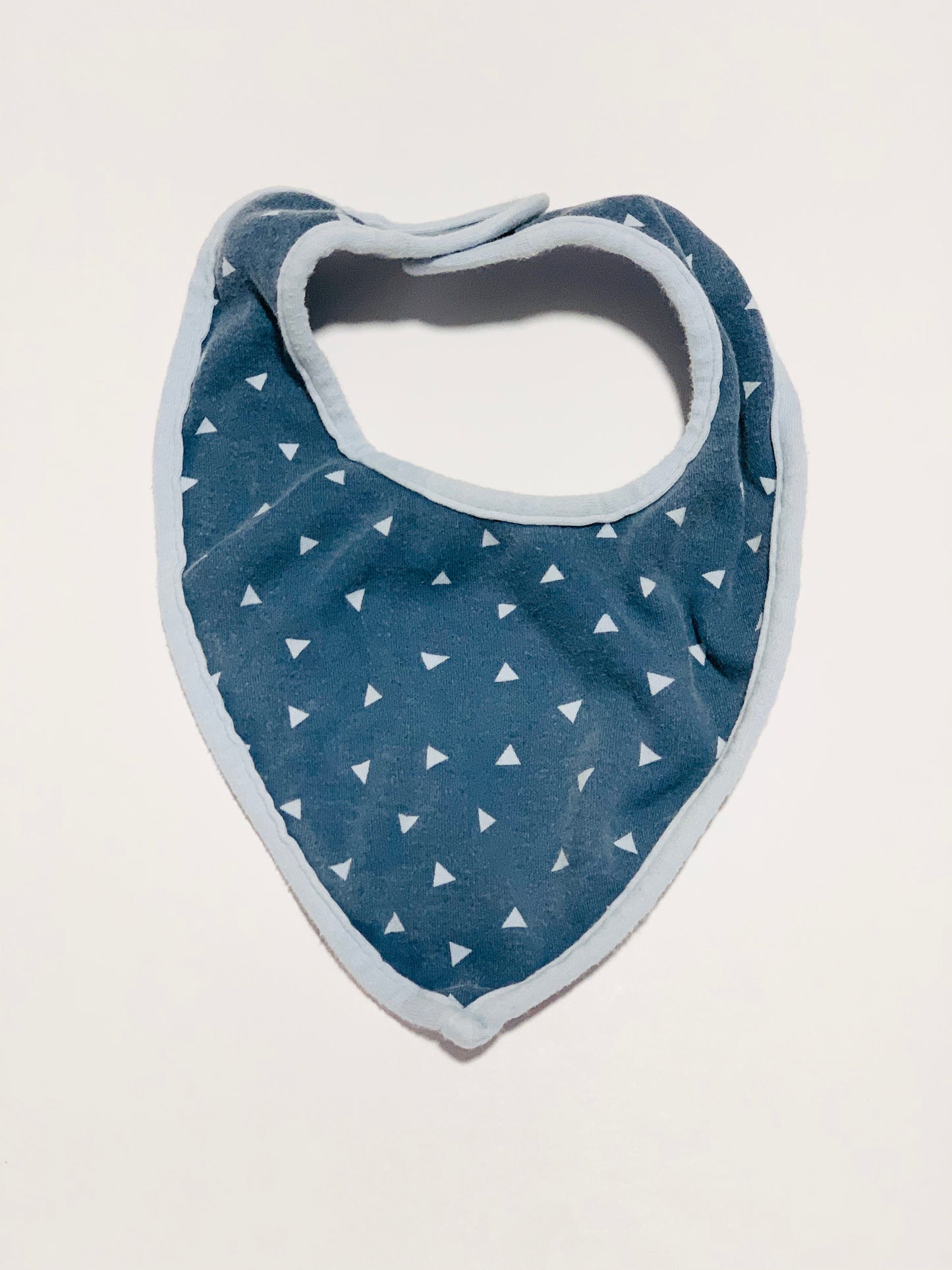 Blue dribble bib - One size