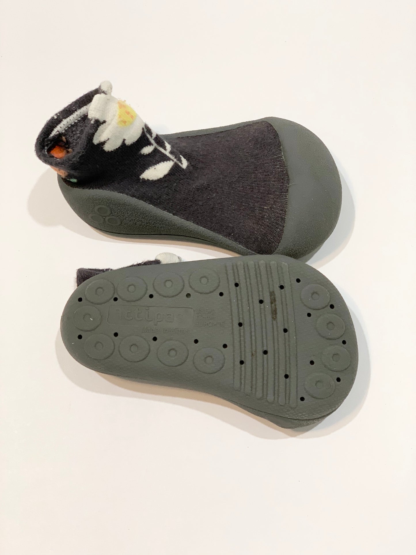 Grey sock shoes - Size US5.5