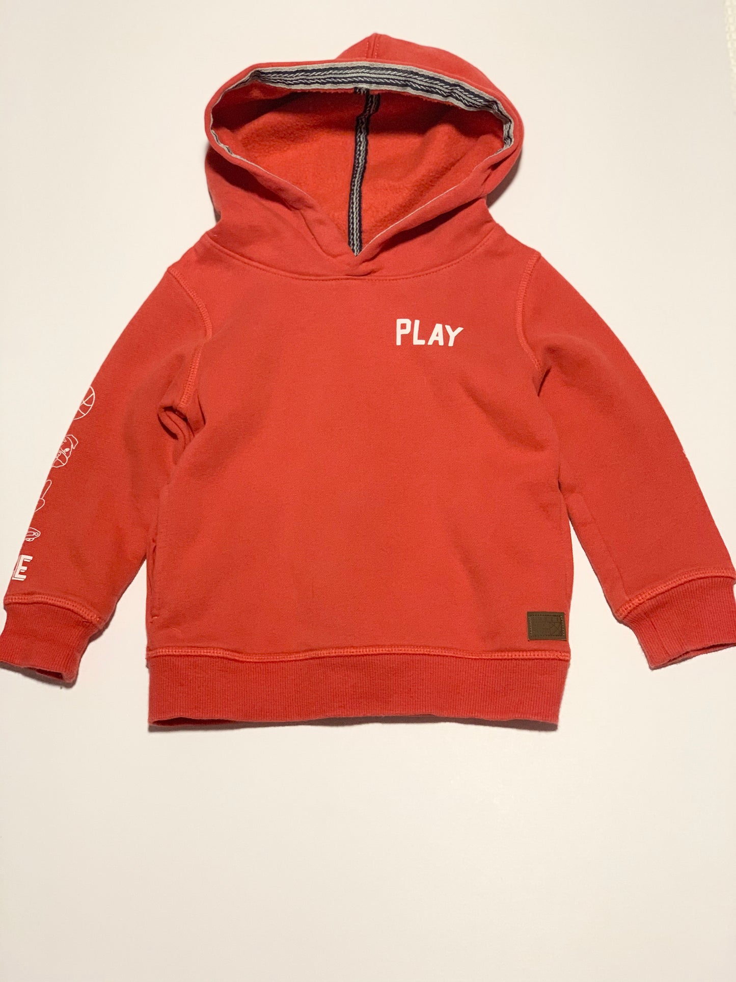 Red hoodie - Size 3