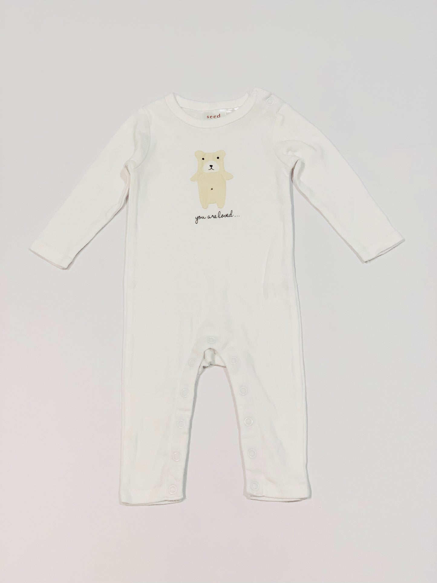 Loved bear onesie - Size 000
