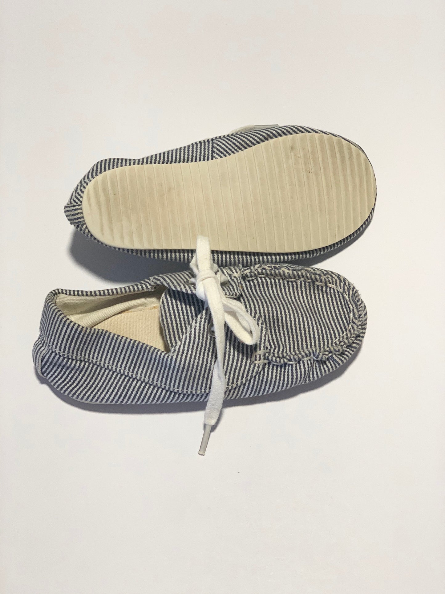 Striped canvas shoes - Size 24