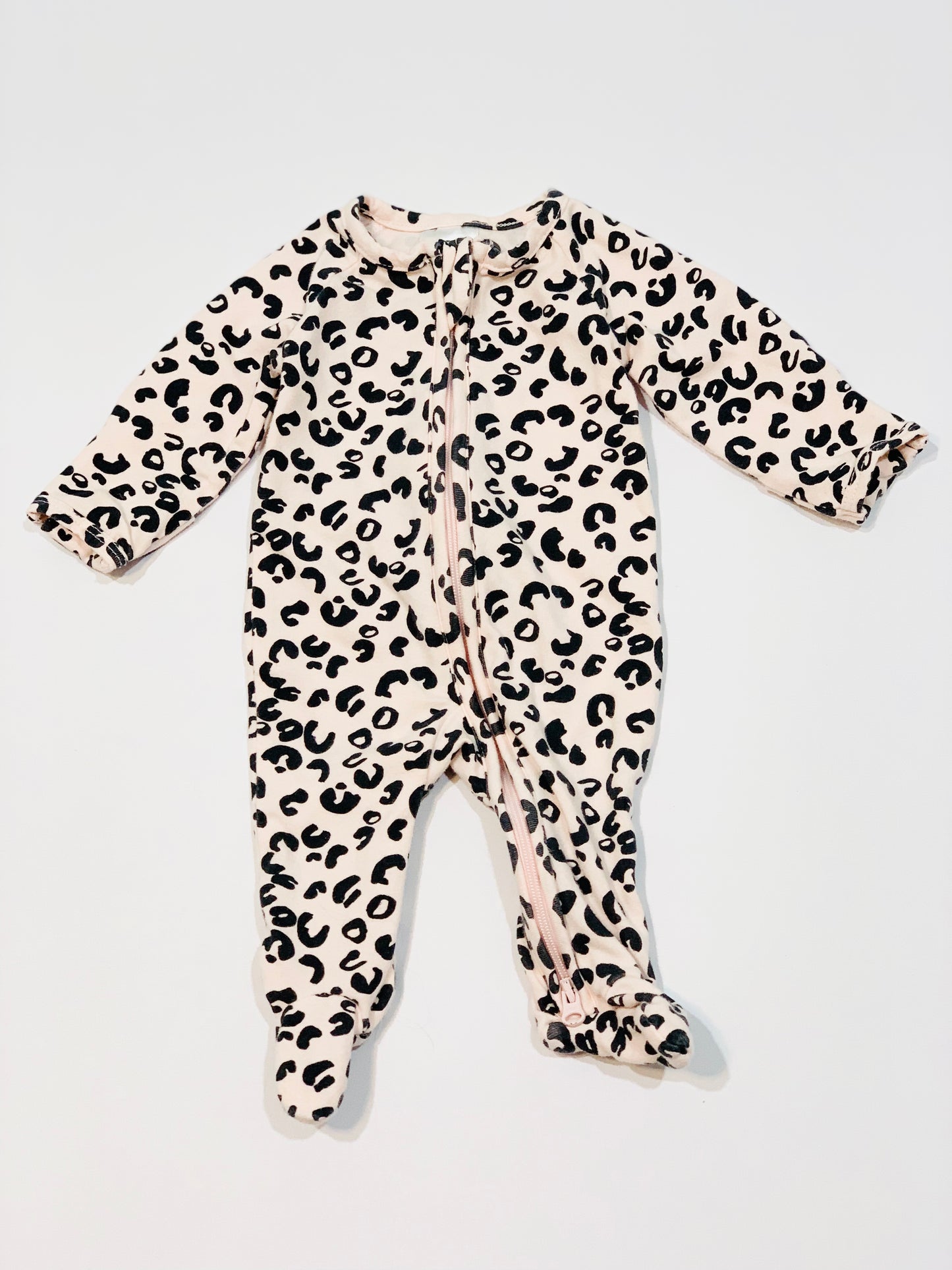 Leopard zip onesie - Size 00000