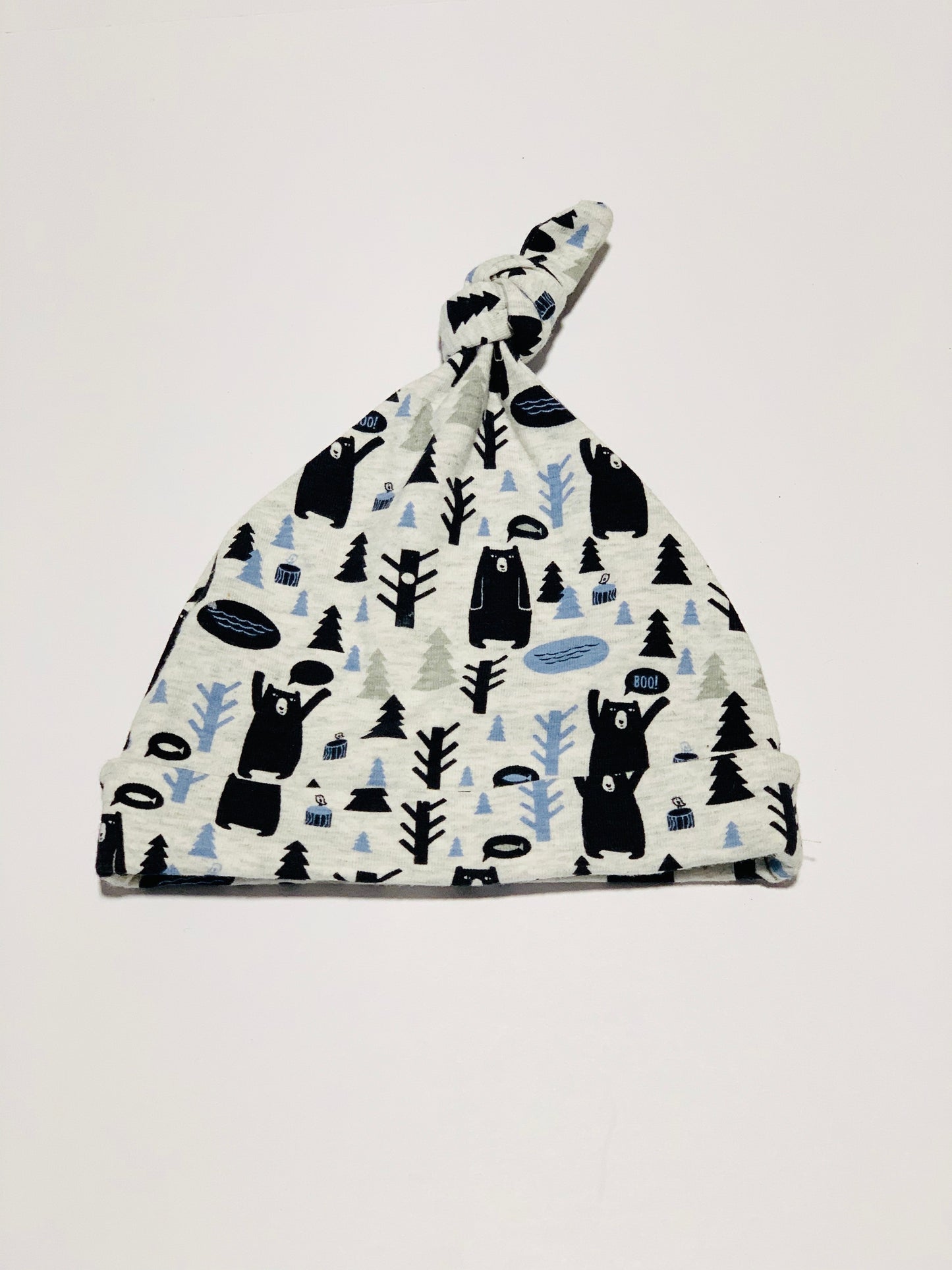 Bear in the woods beanie - One size