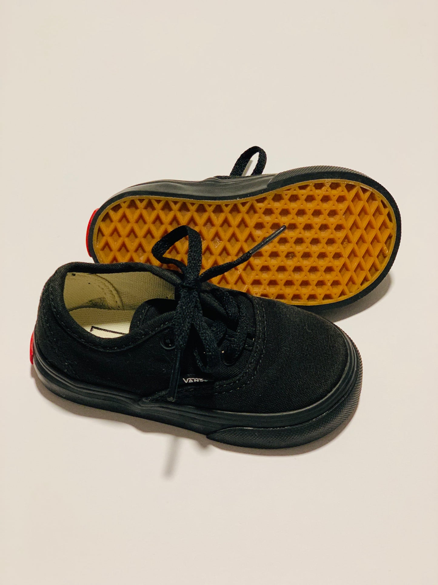 Black canvas shoes - Size US5