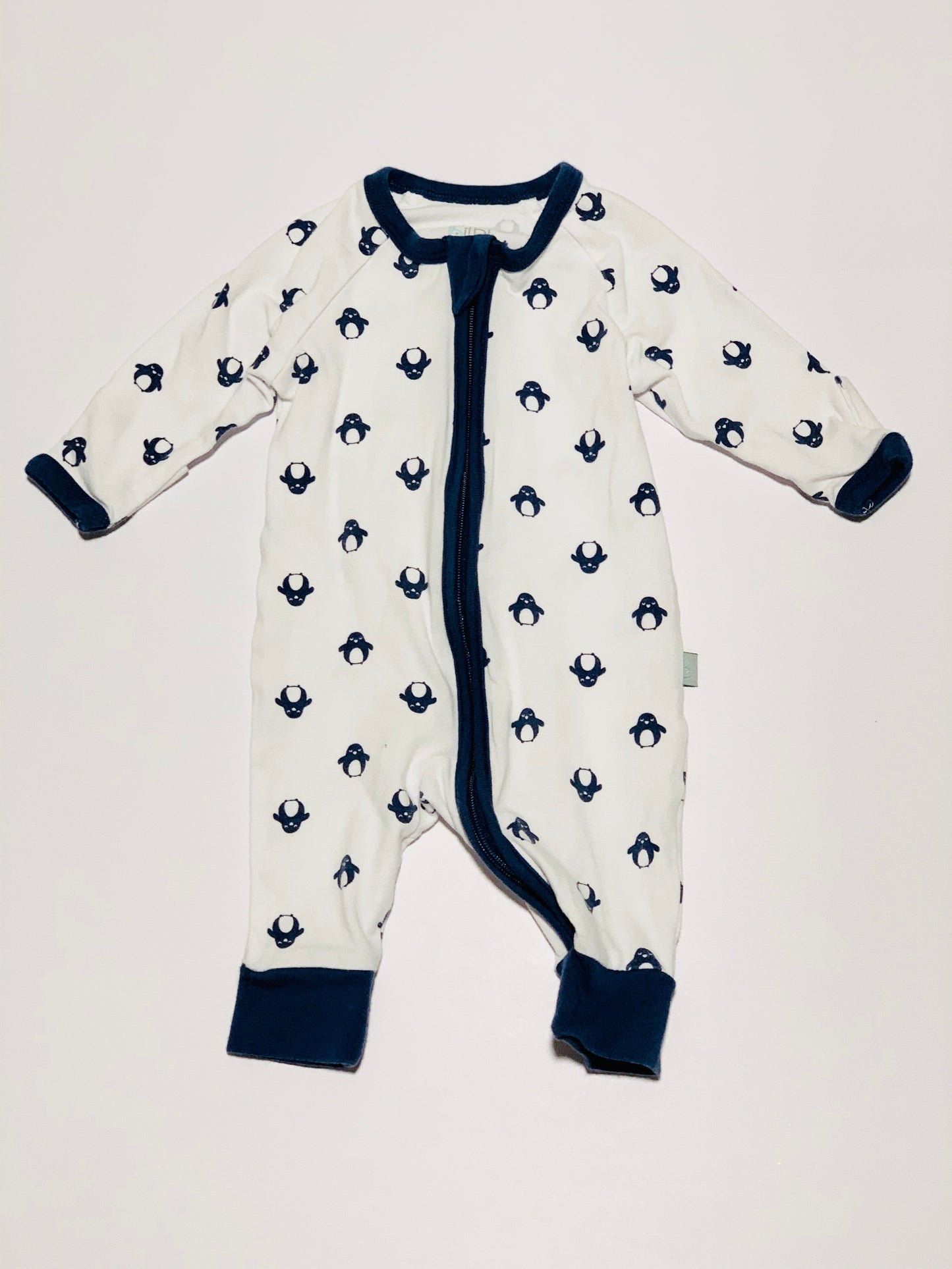 Penguin zip onesie - Size 0000