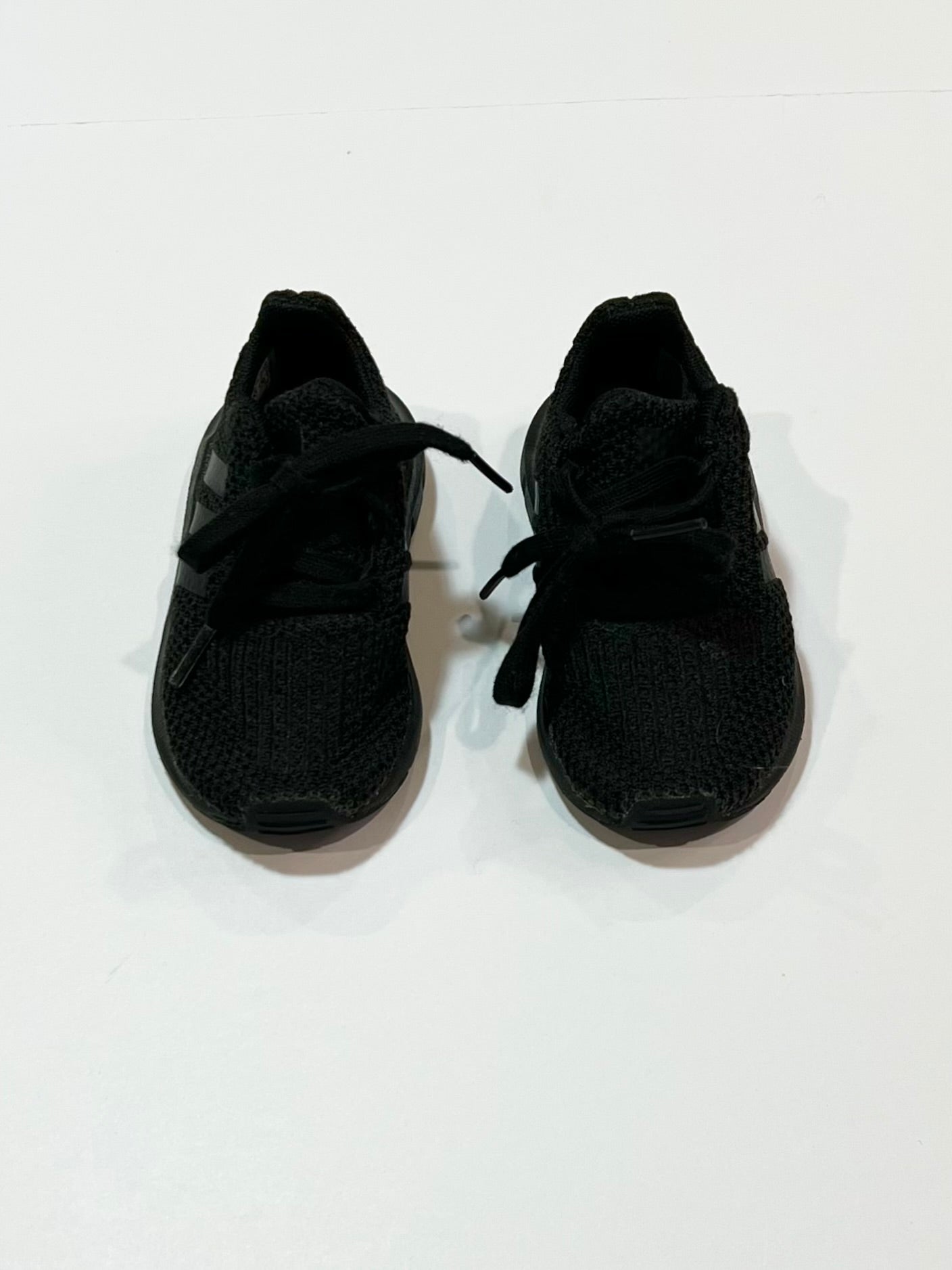 Black sneakers - Size US5