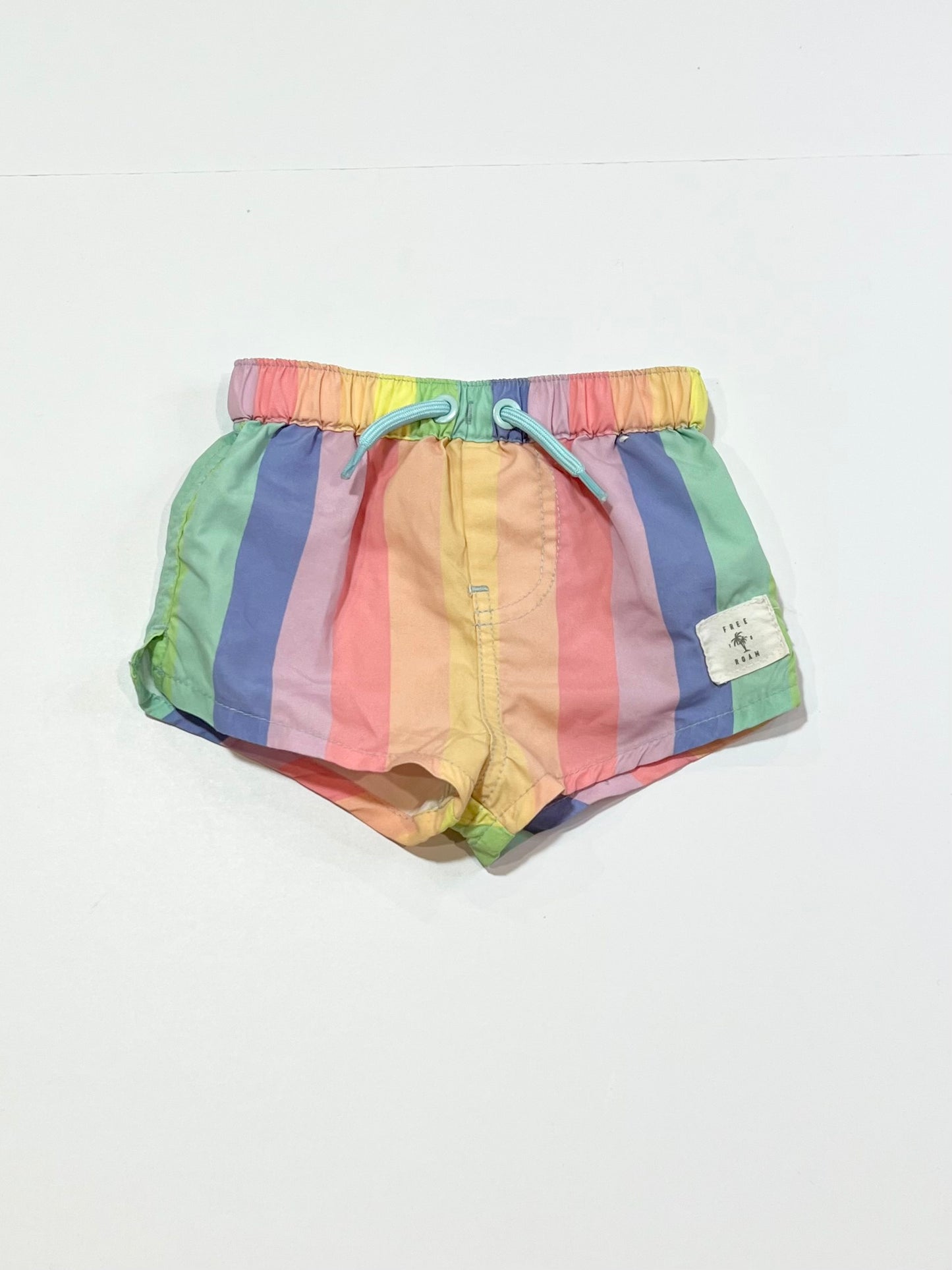 Rainbow shorts - Size 000