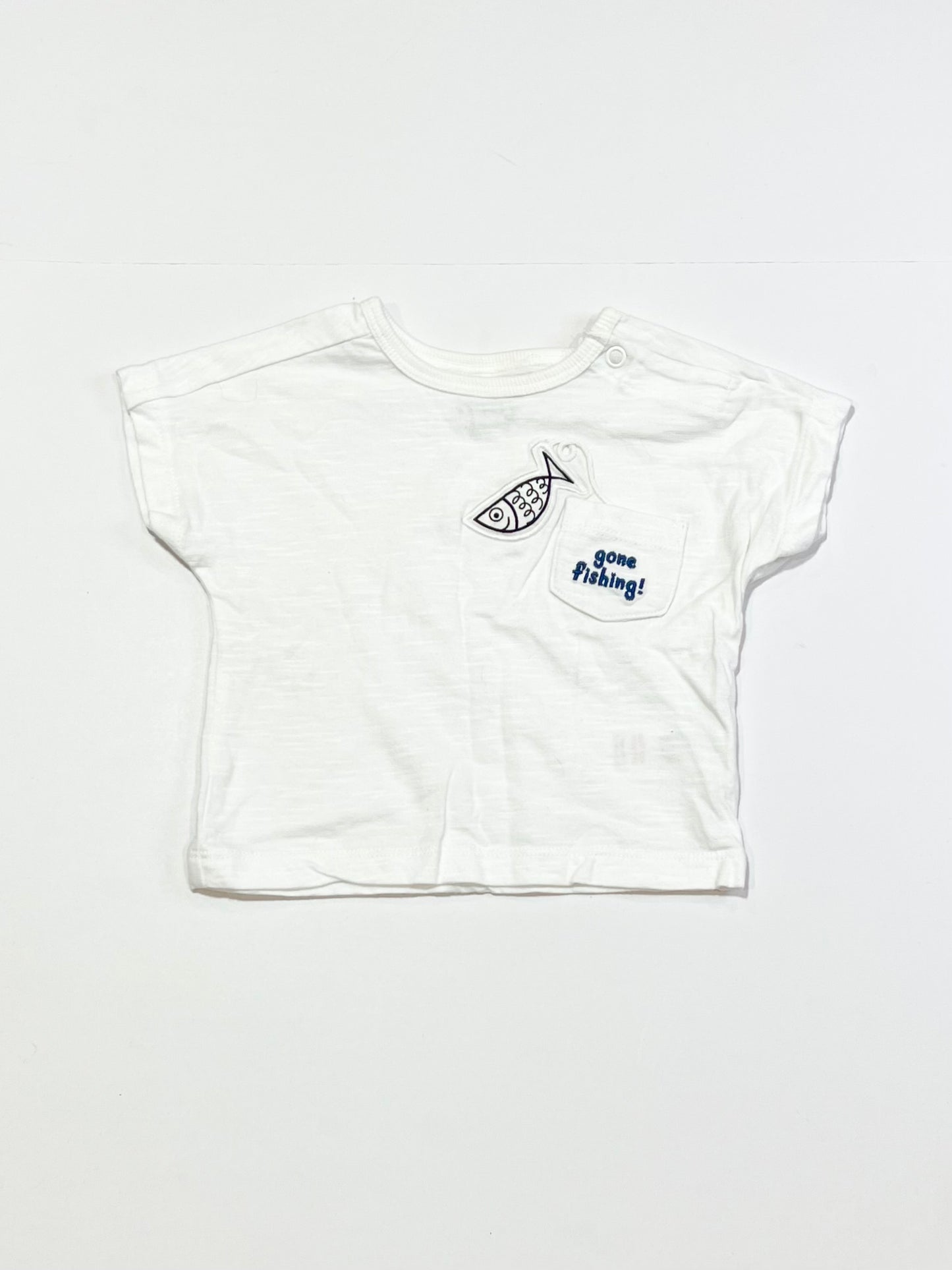 Gone fishing tee - Size 00