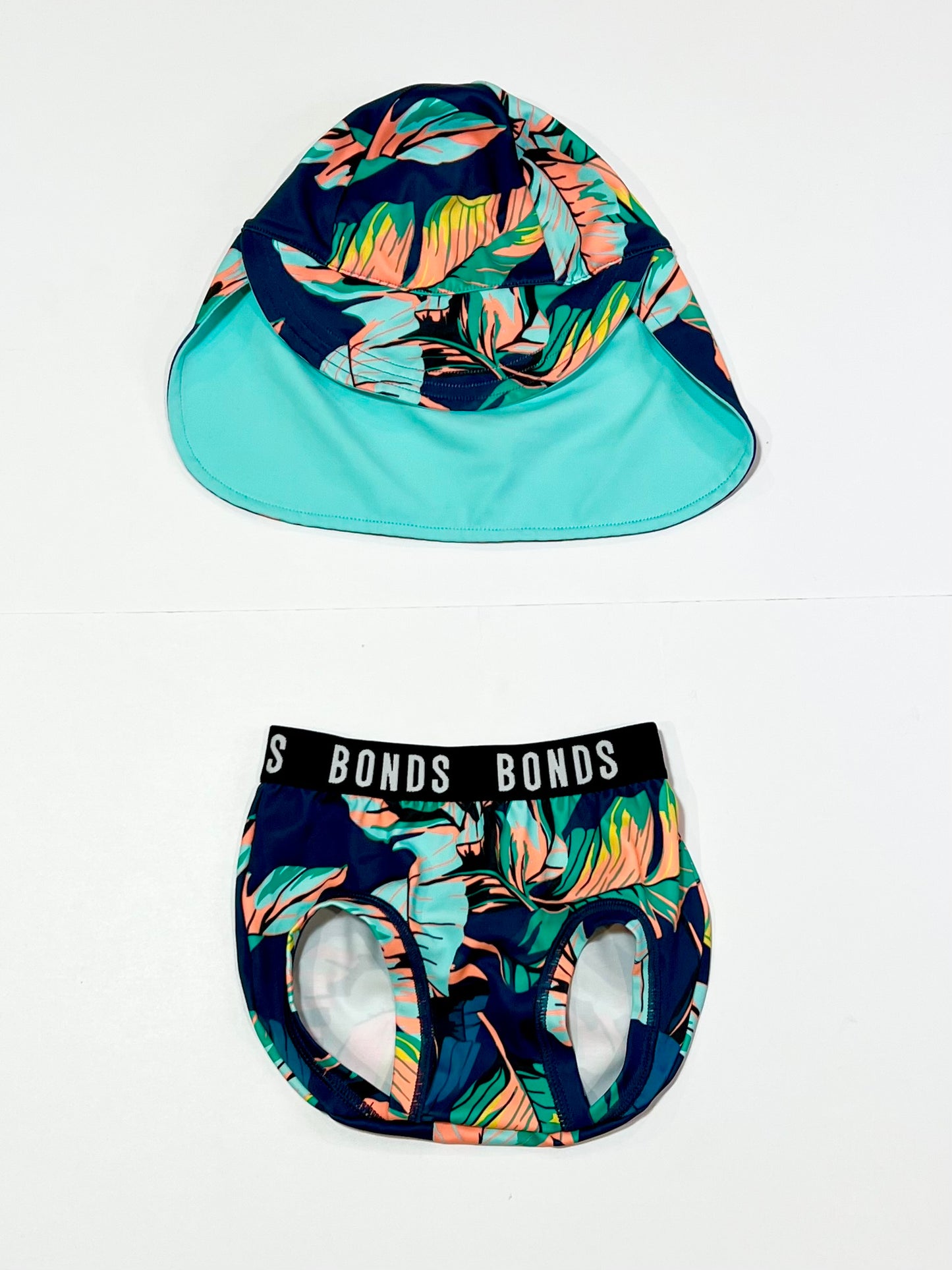Swim pants and hat - Size 0