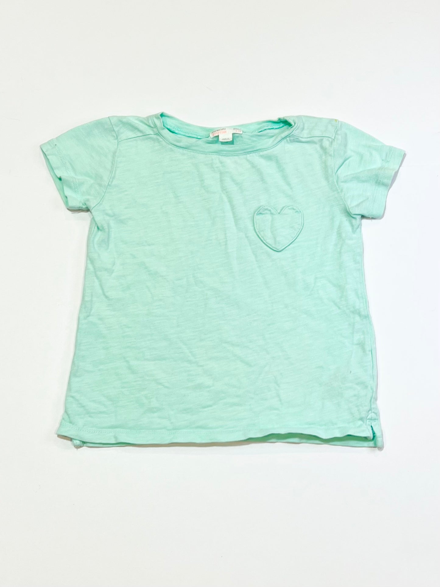 Green heart tee - Size 4-5