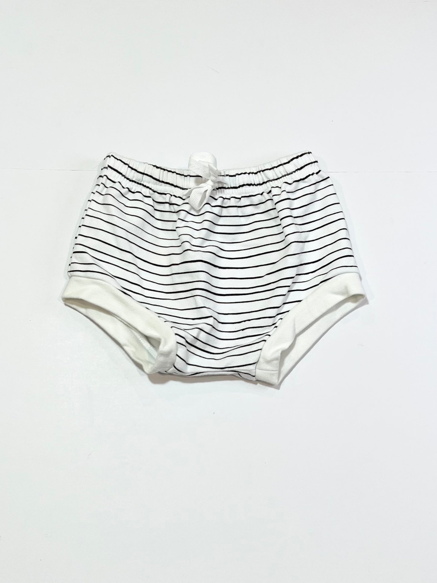 Striped shorties - Size 3