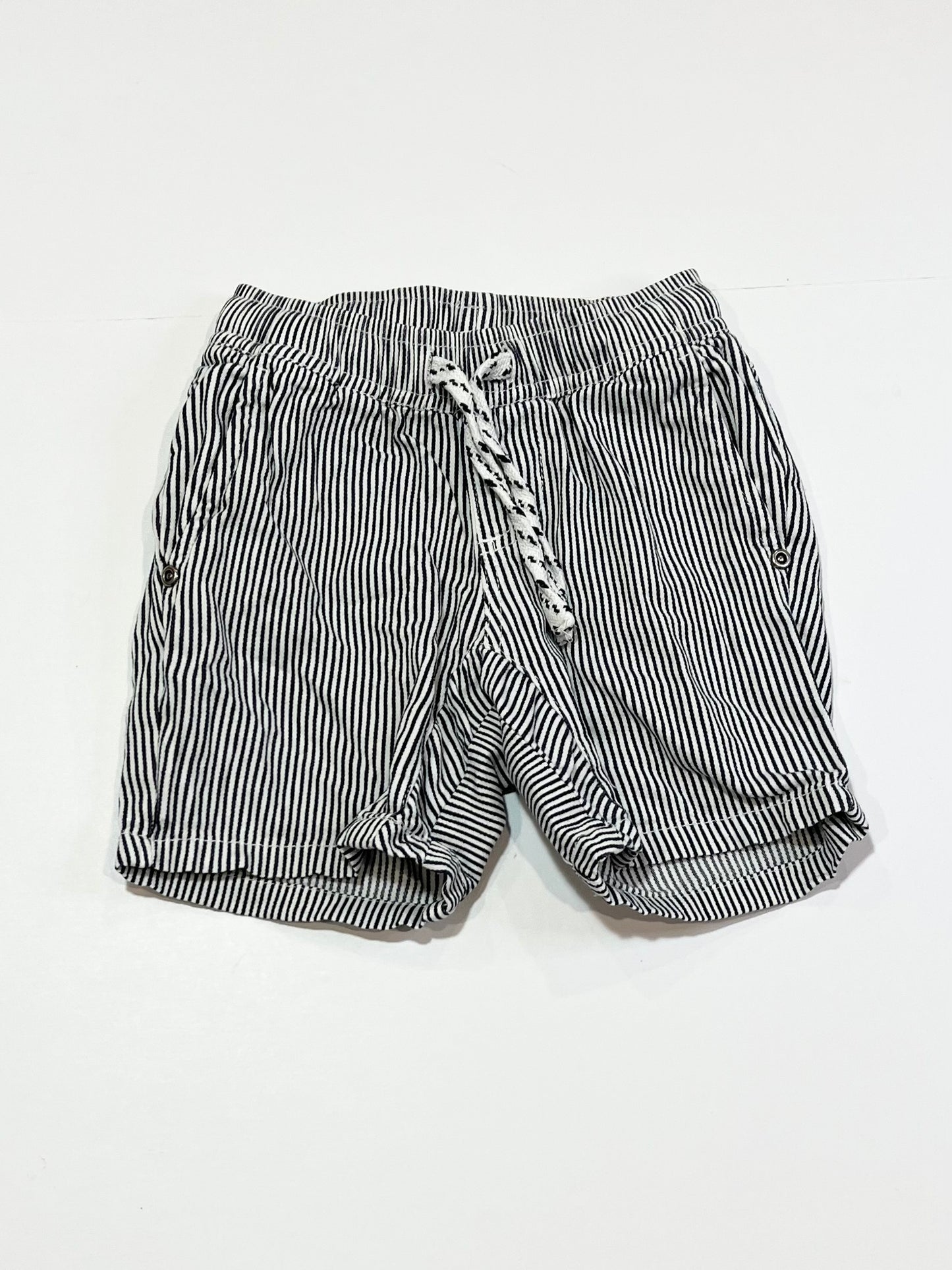 Striped shorts - Size 3