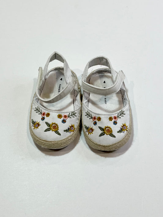 Soft white pram shoes - Size 4