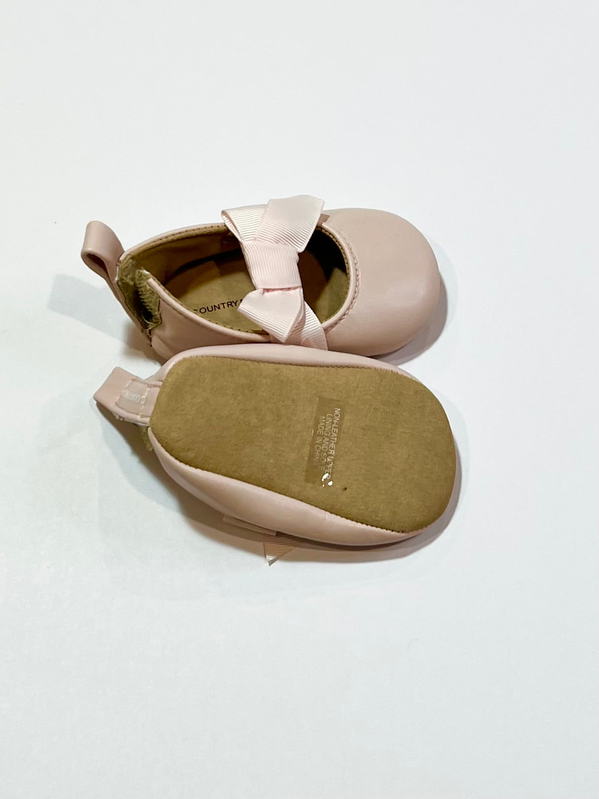 Soft pink pram shoes - Size 17