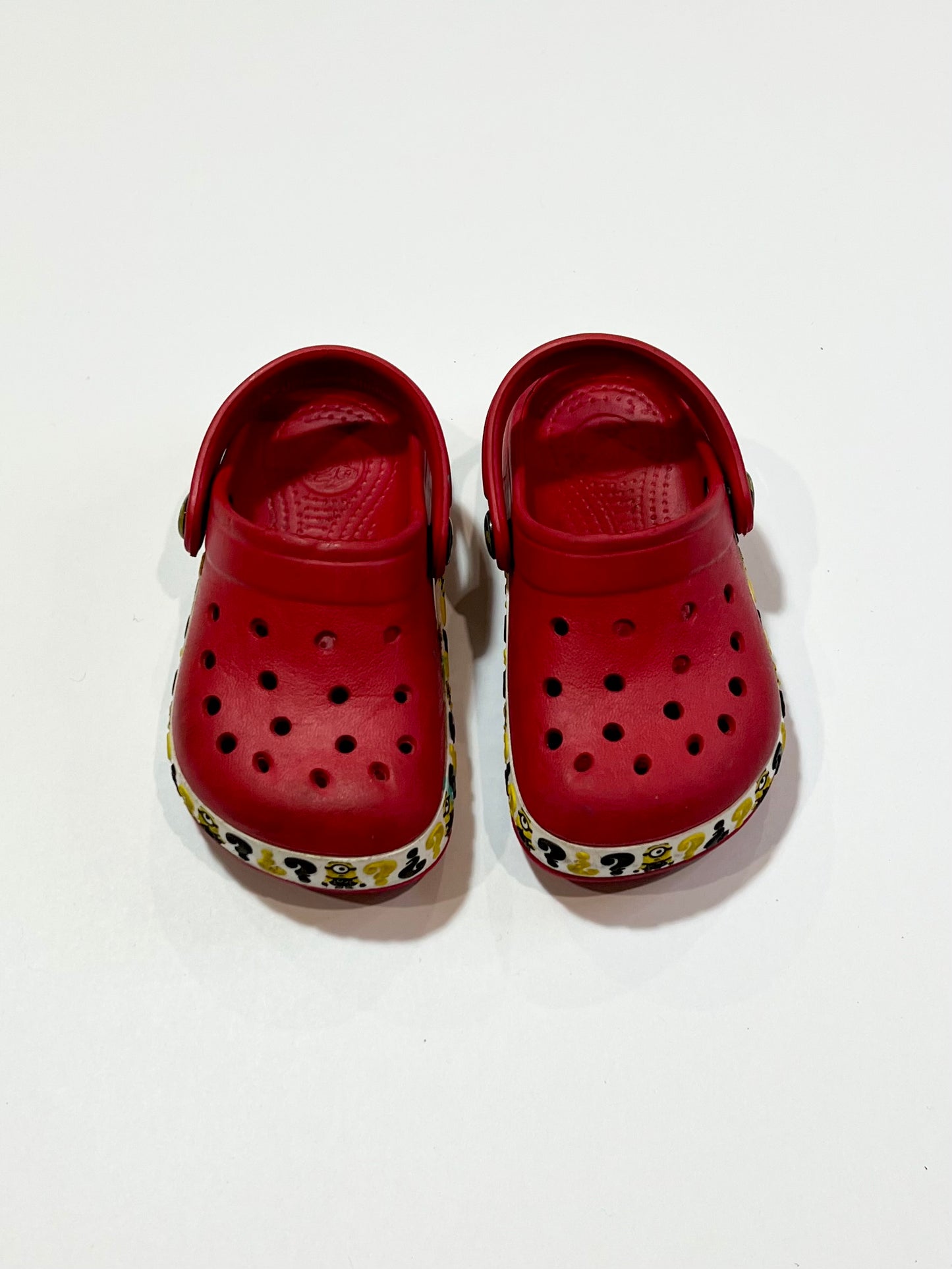 Red Minions clog shoes - Size EU22-23