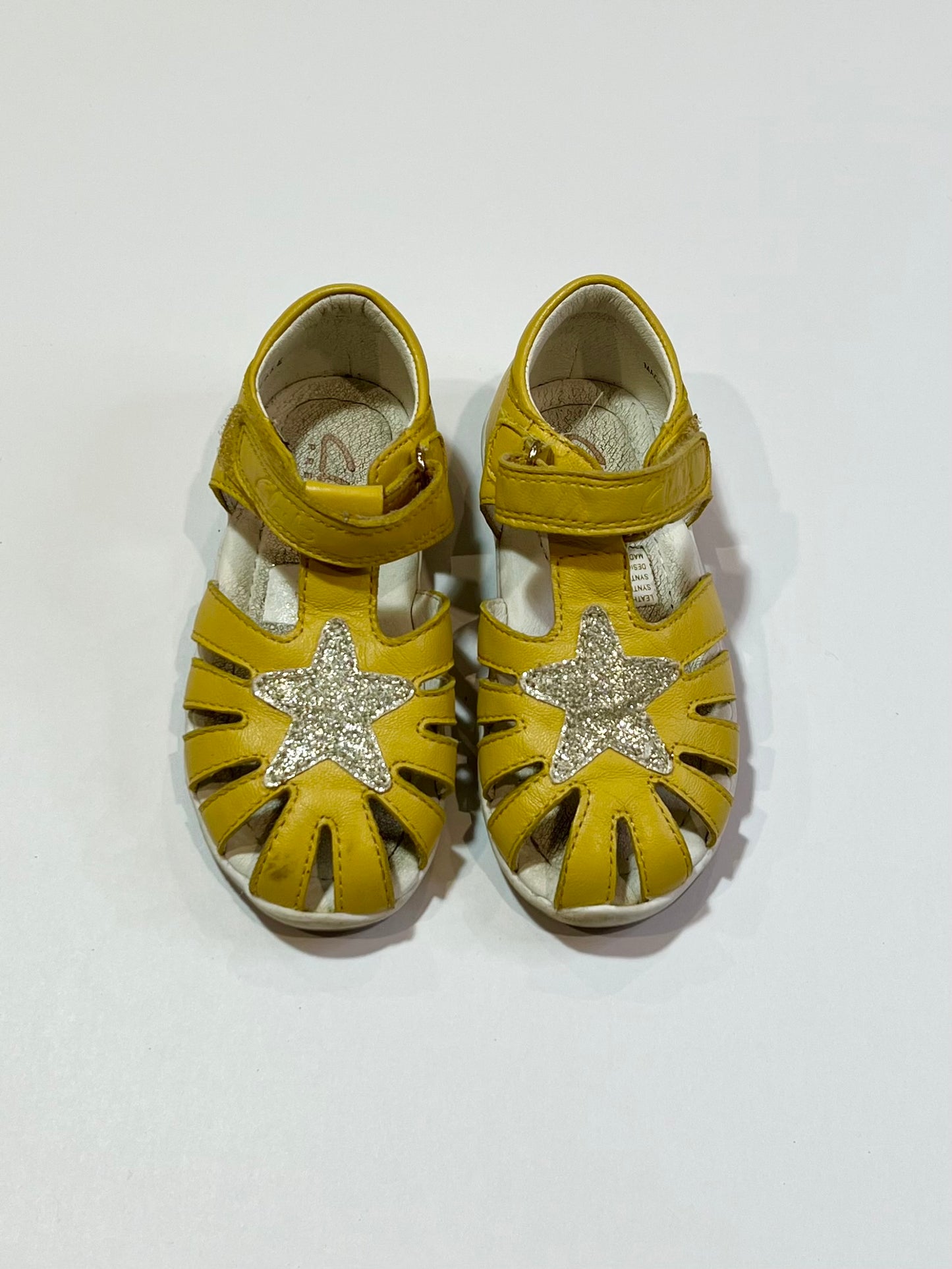 Yellow star sandals - Size AU6.5
