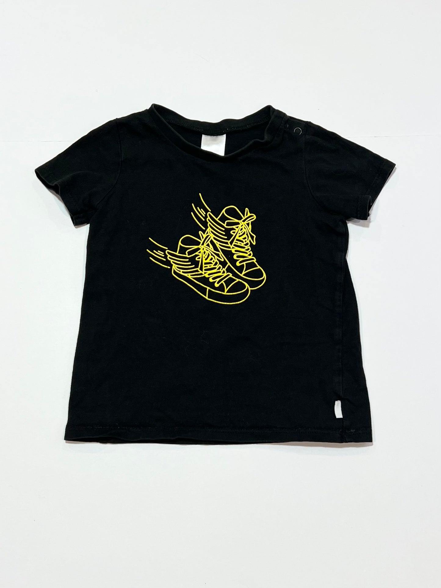Black kicks tee - Size 2