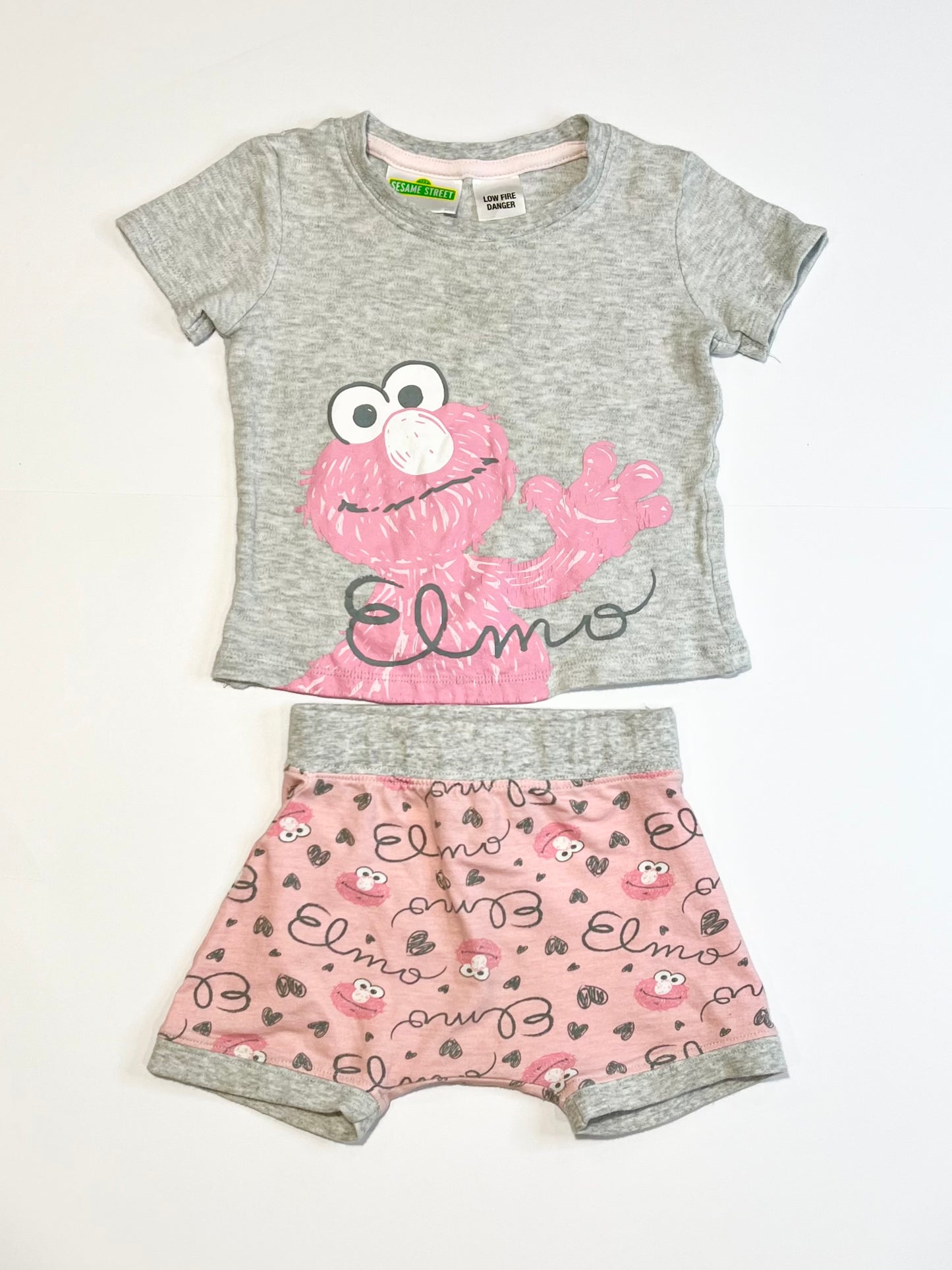 Pink Elmo pyjamas - Size 0