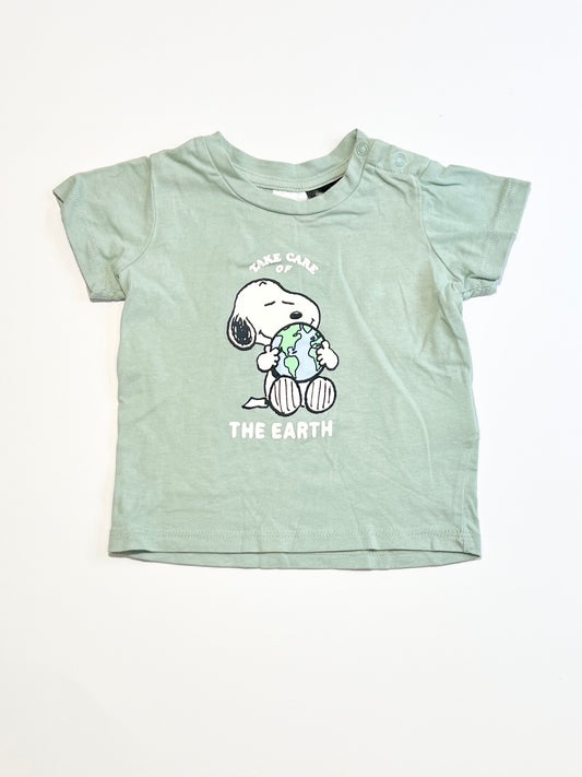 Green Snoopy tee - Size 00