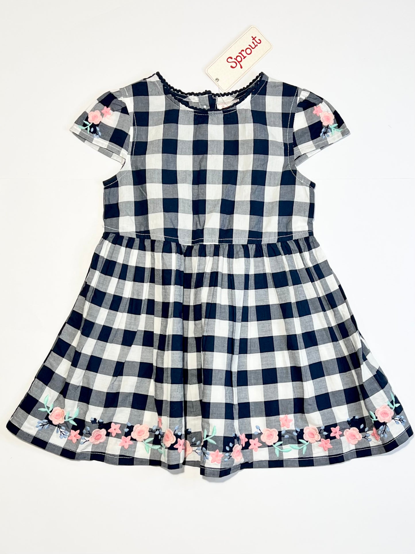 Embroidered dress brand new - Size 2