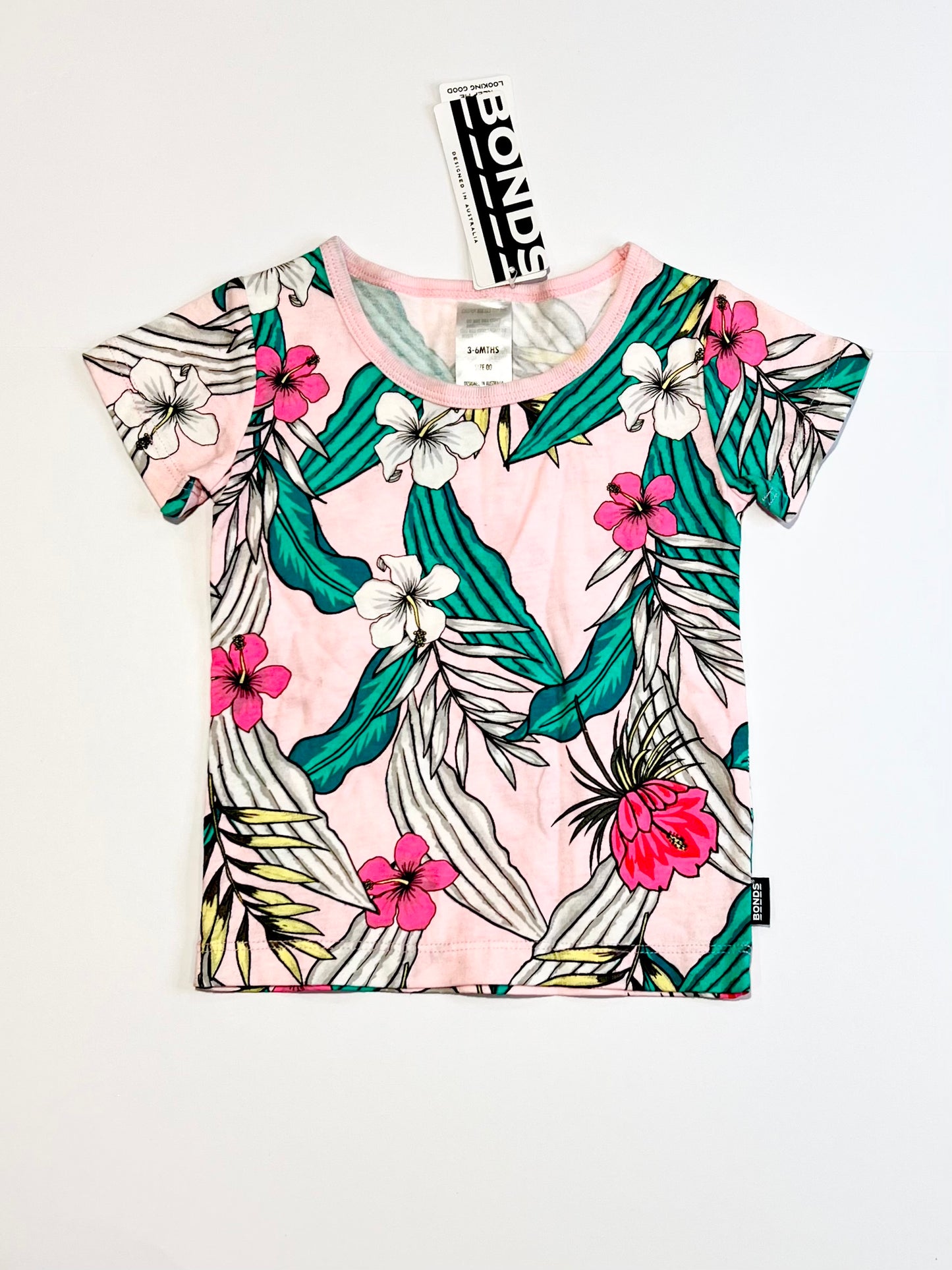 Floral tee brand new - Size 00