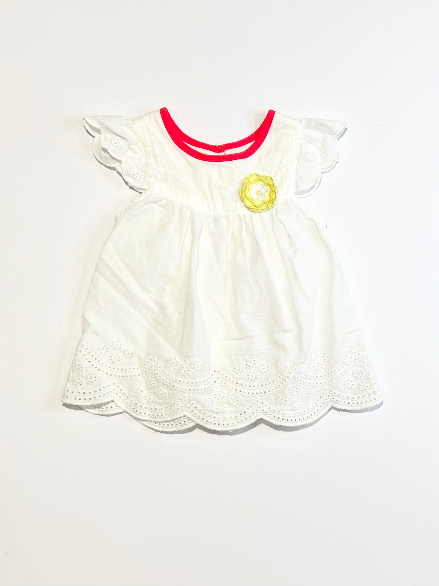 White cutwork top - Size 00