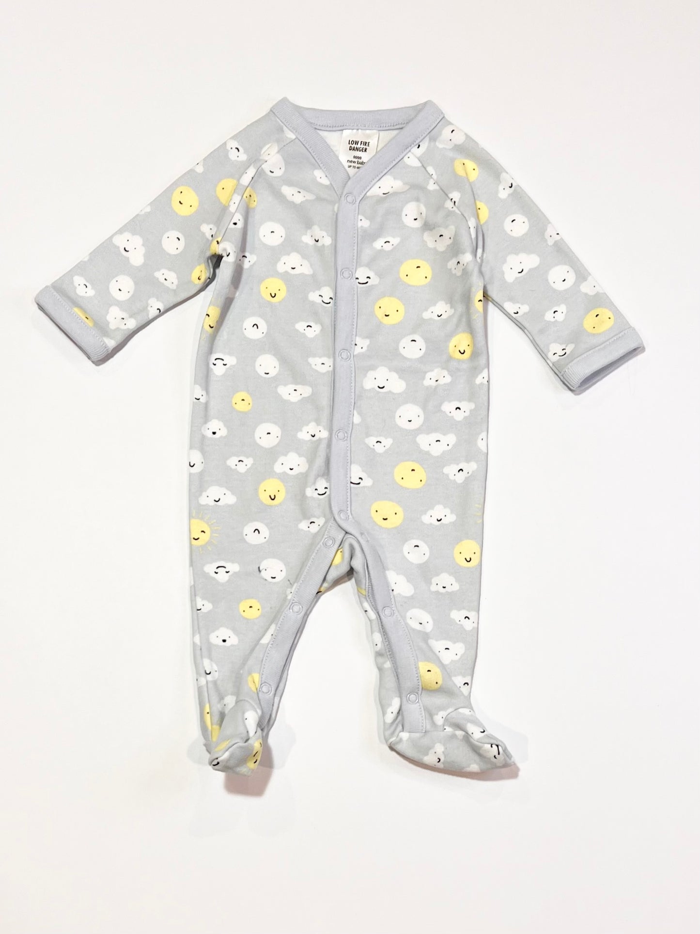 Clouds and suns onesie - Size 0000