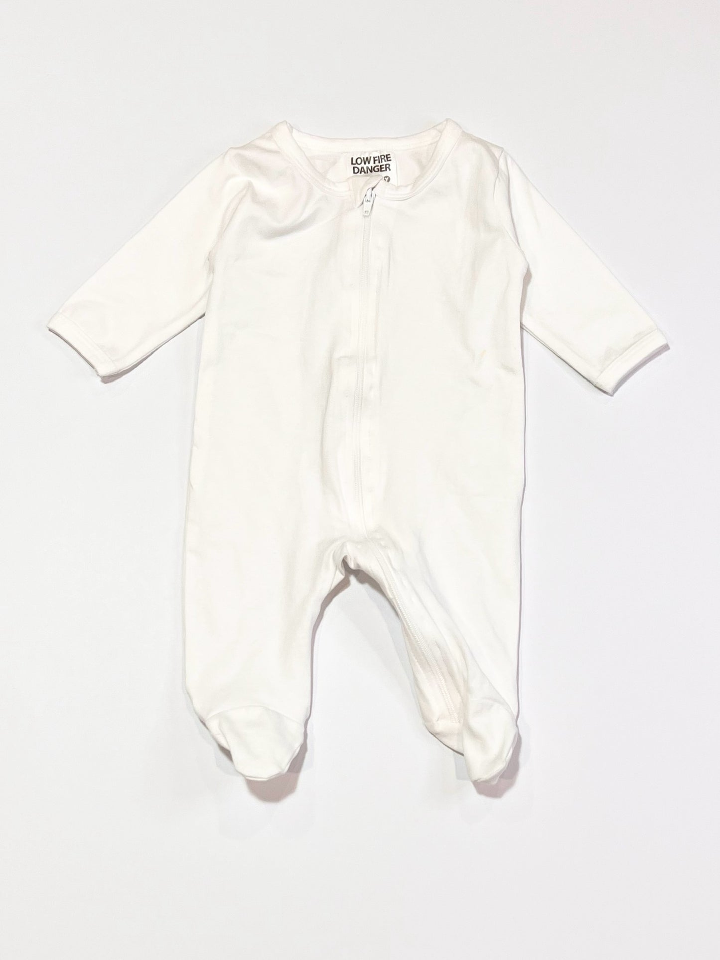 White zip onesie - Size 0000