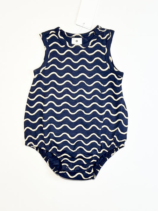 Waves bubblesuit brand new - Size 00