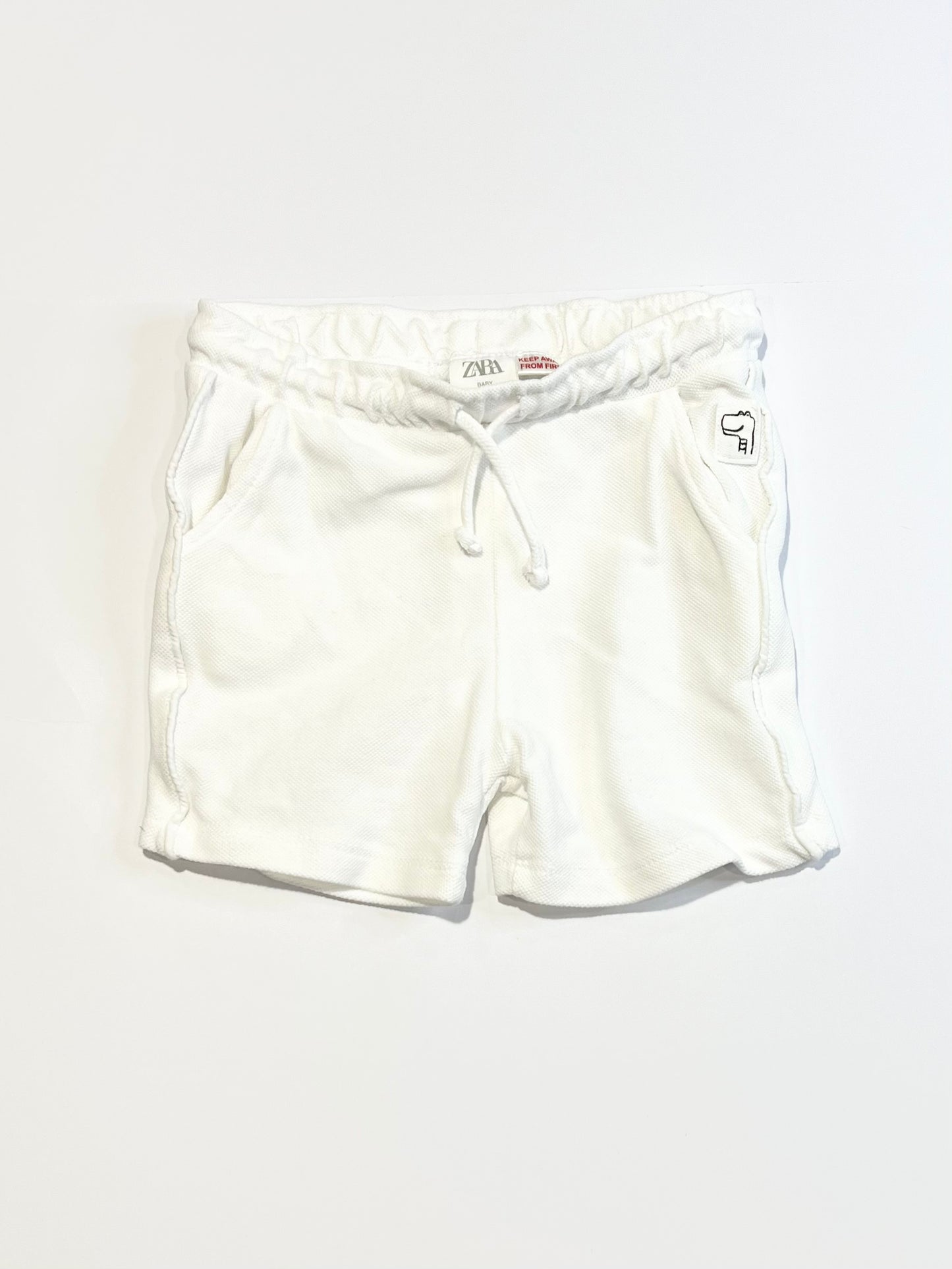 White waffle shorts - Size 3-4