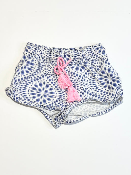 Patterned shorts - Size 3
