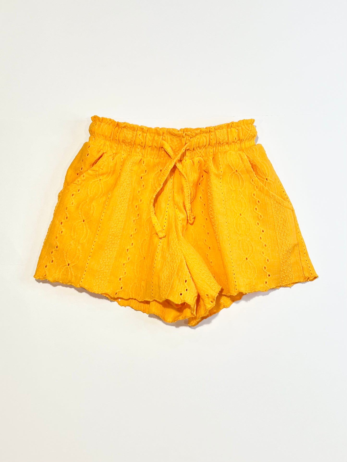 Yellow cutwork shorts - Size 3