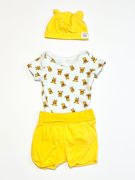 Winnie the Pooh set - Size 1-2 months