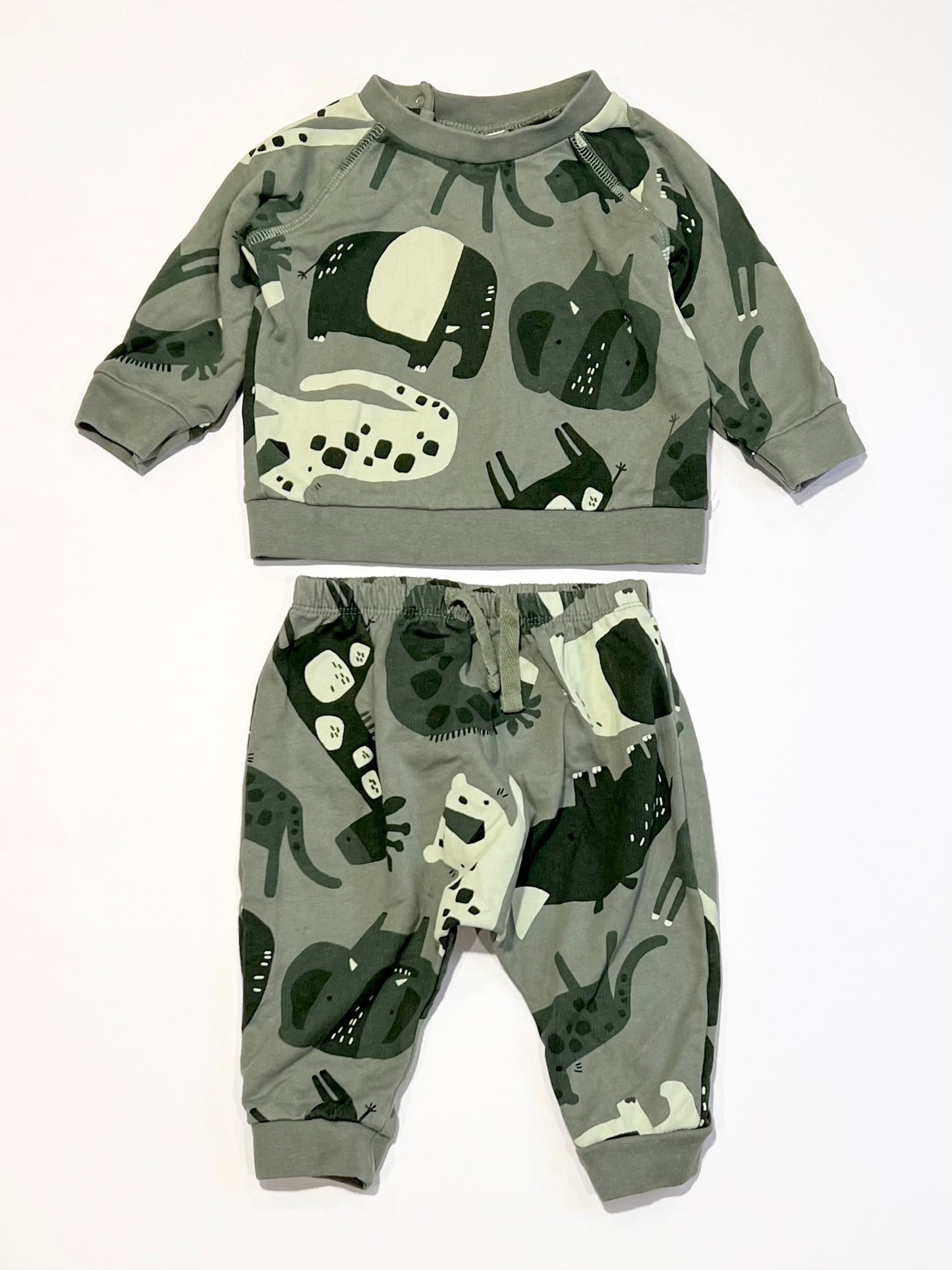 Green animals set - Size 6-9 months