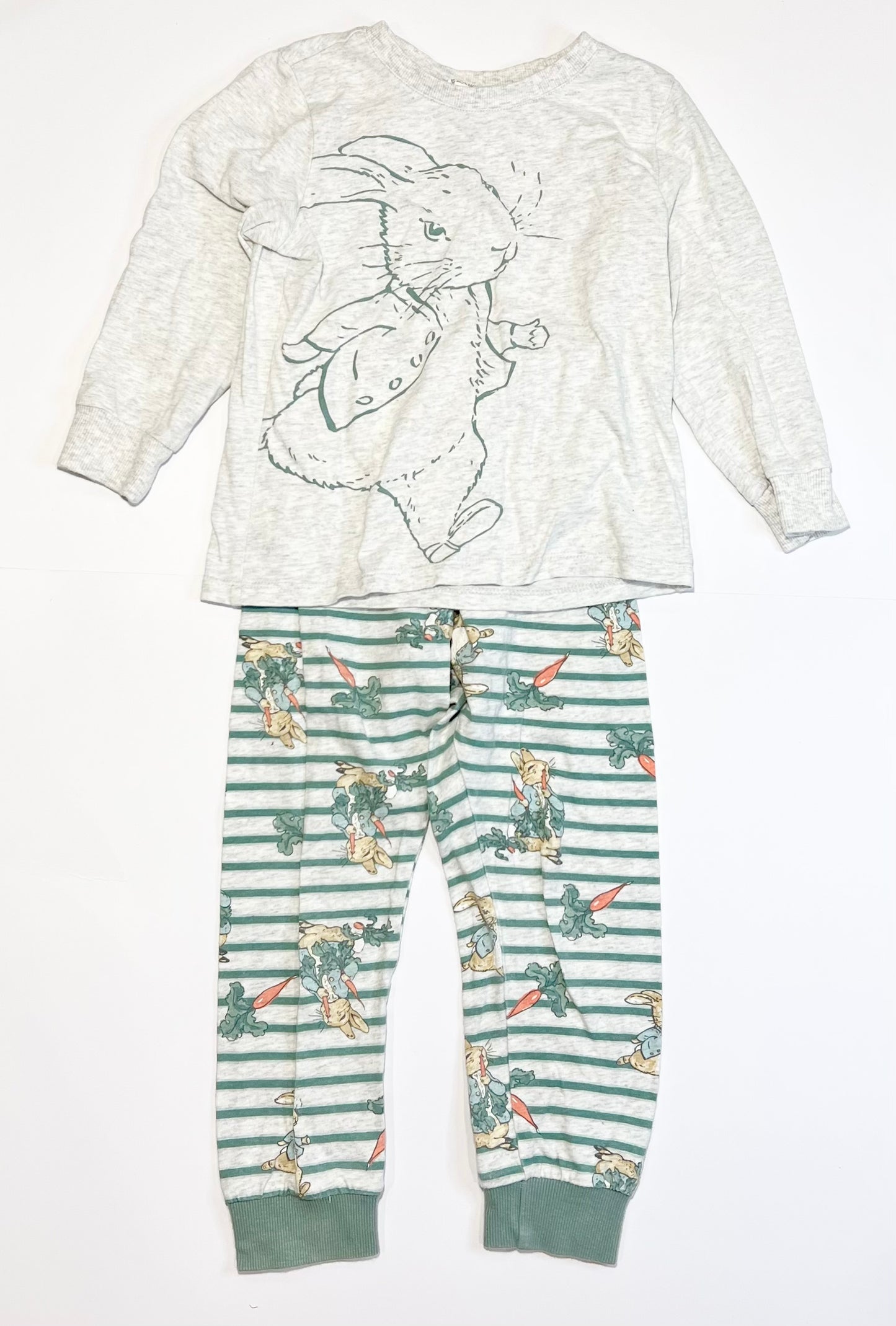 Peter Rabbit pyjamas - Size 4