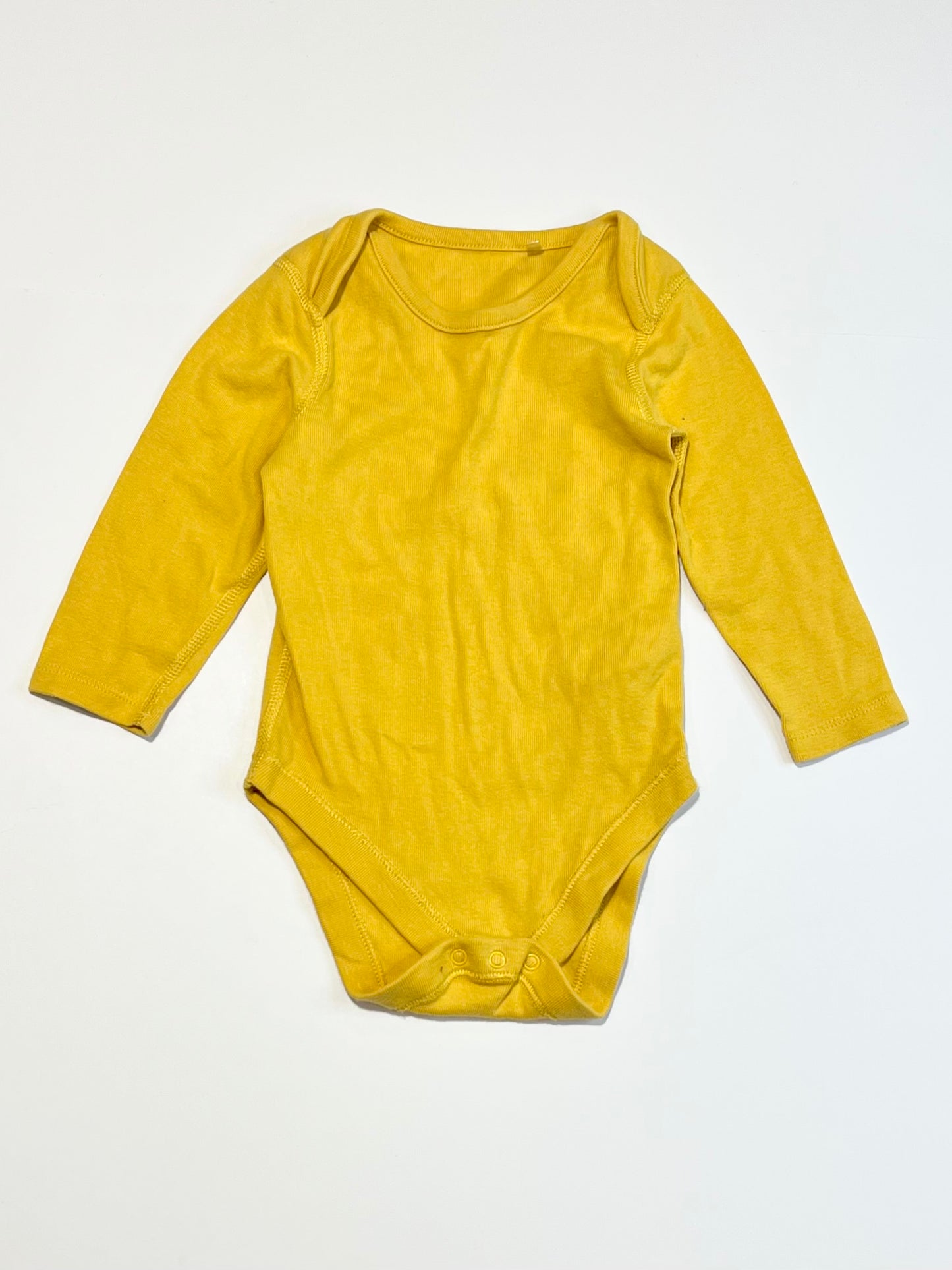 Yellow bodysuit - Size 6-9 months