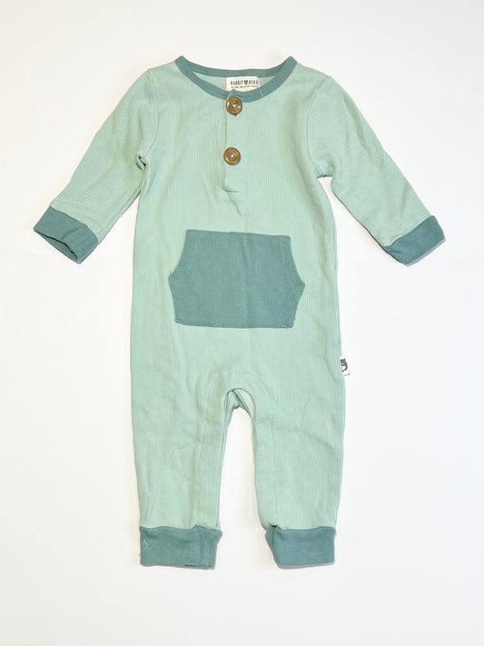 Green waffle onesie - Size 6-9 months