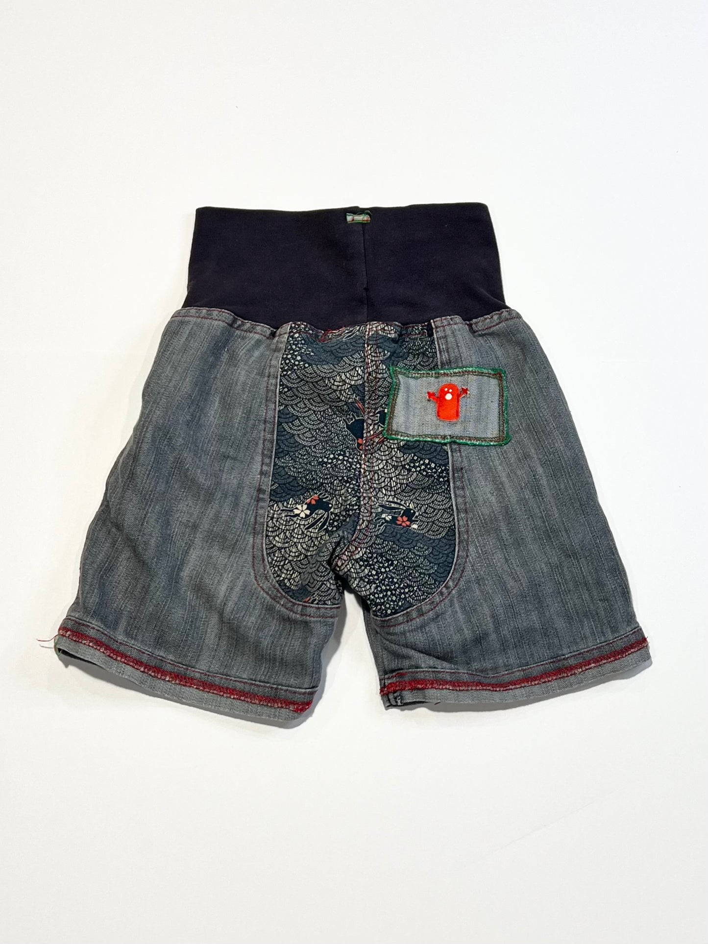 Denim shorts - Size 4-5