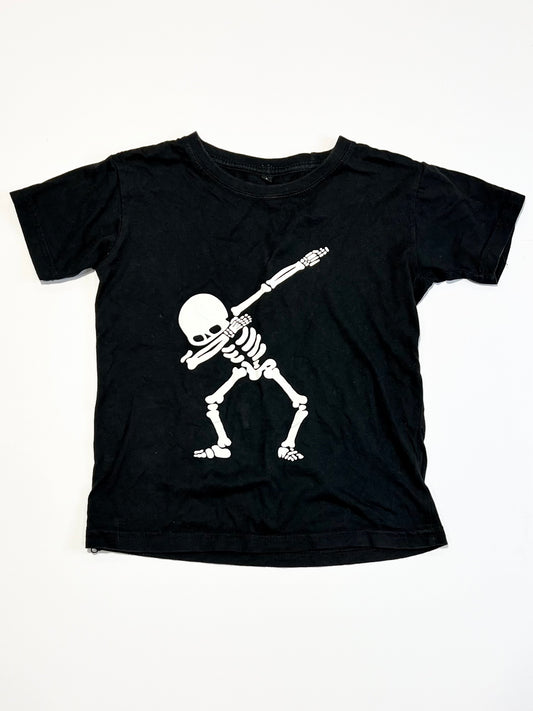 Black skeleton tee - Size 4-5