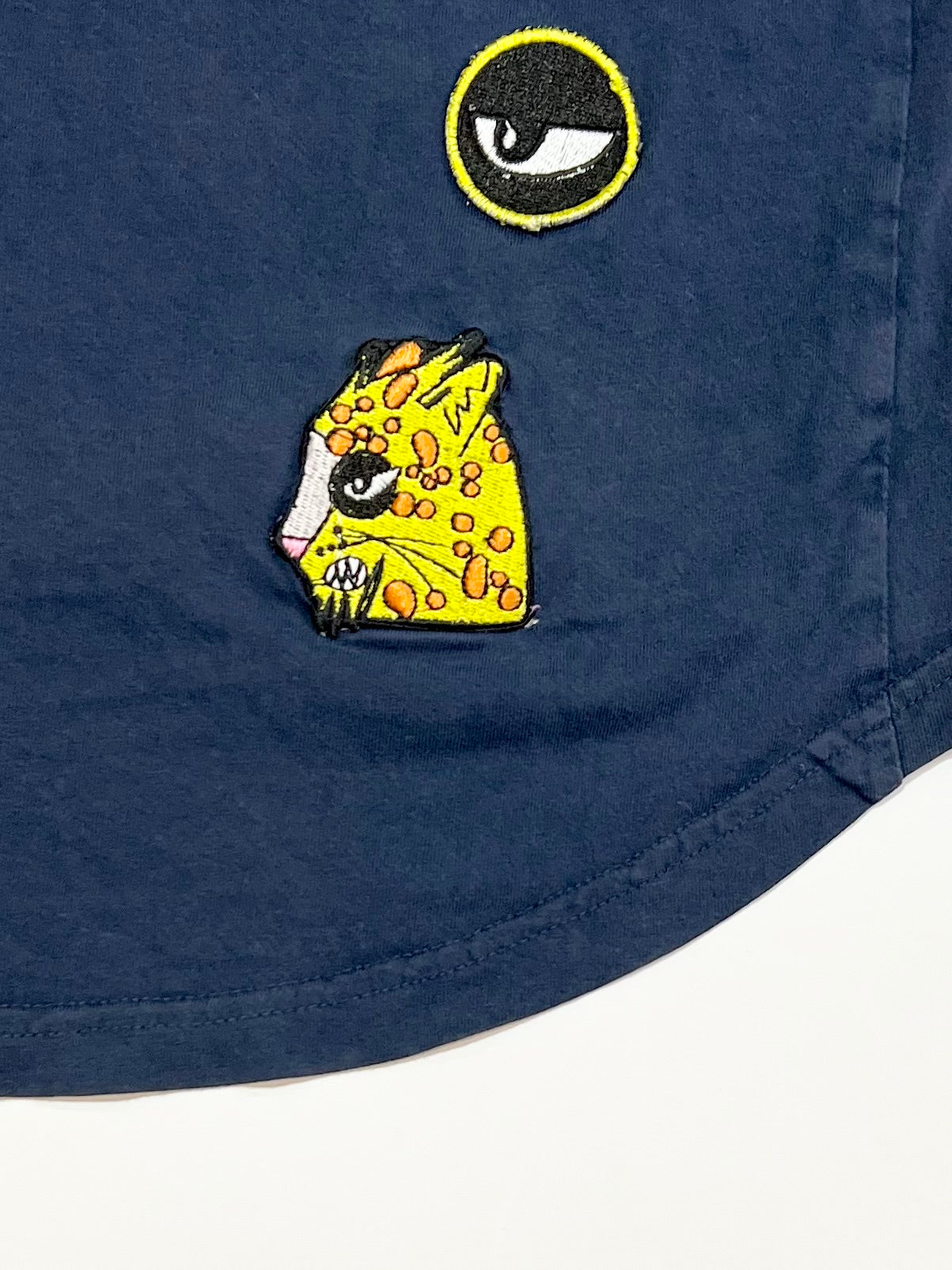 Navy badge tee - Size 4